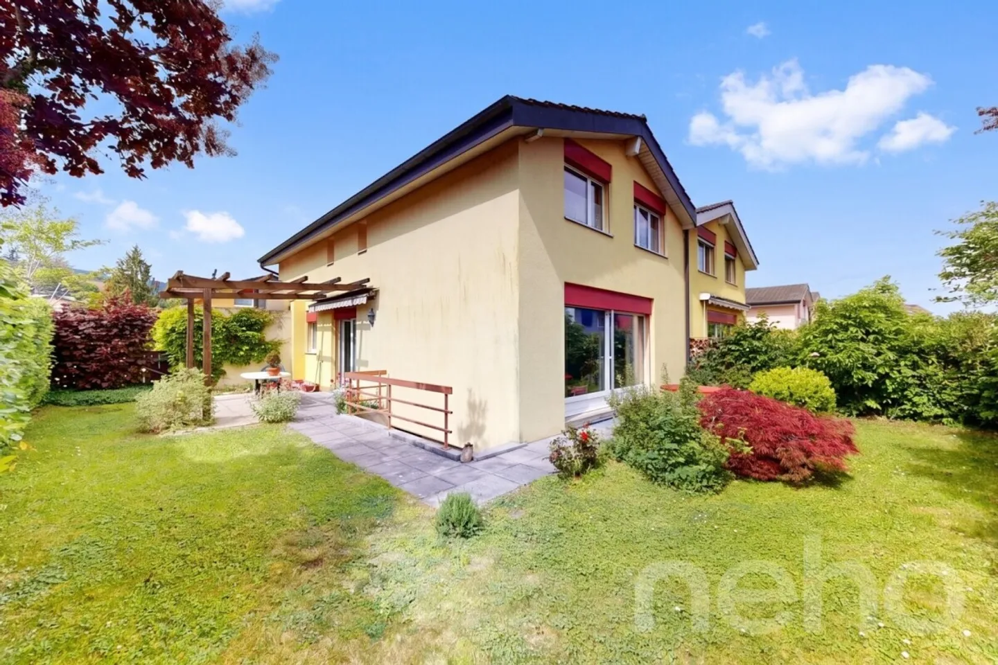Bright family house in a sought-after residential area - Photo 1 of 12