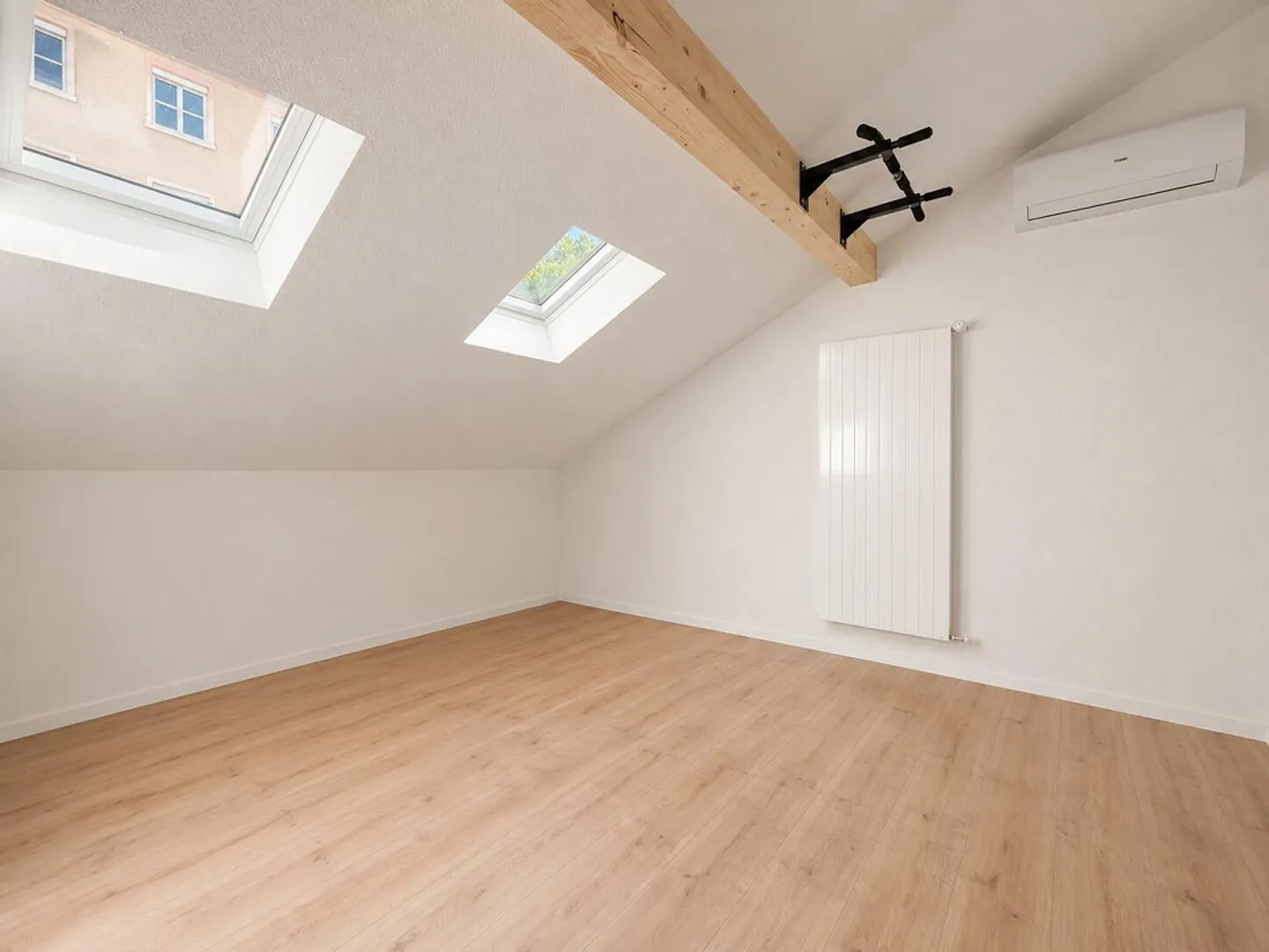 Geräumige Wohnung mit grosser Terrasse - Foto 3 von 8