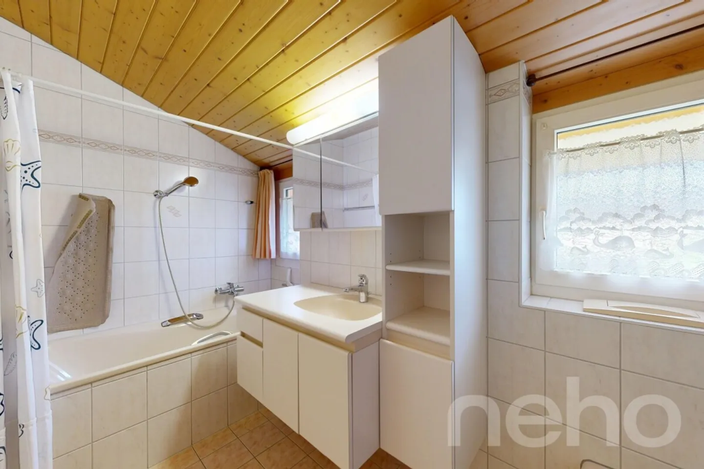 Bright family house in a sought-after residential area - Photo 9 of 12