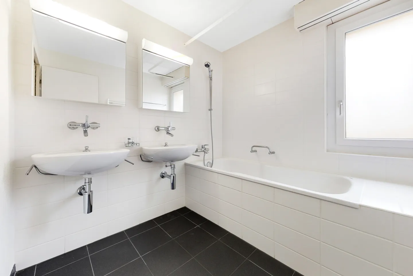 Appartement moderne 4 pièces - Photo 12 sur 13