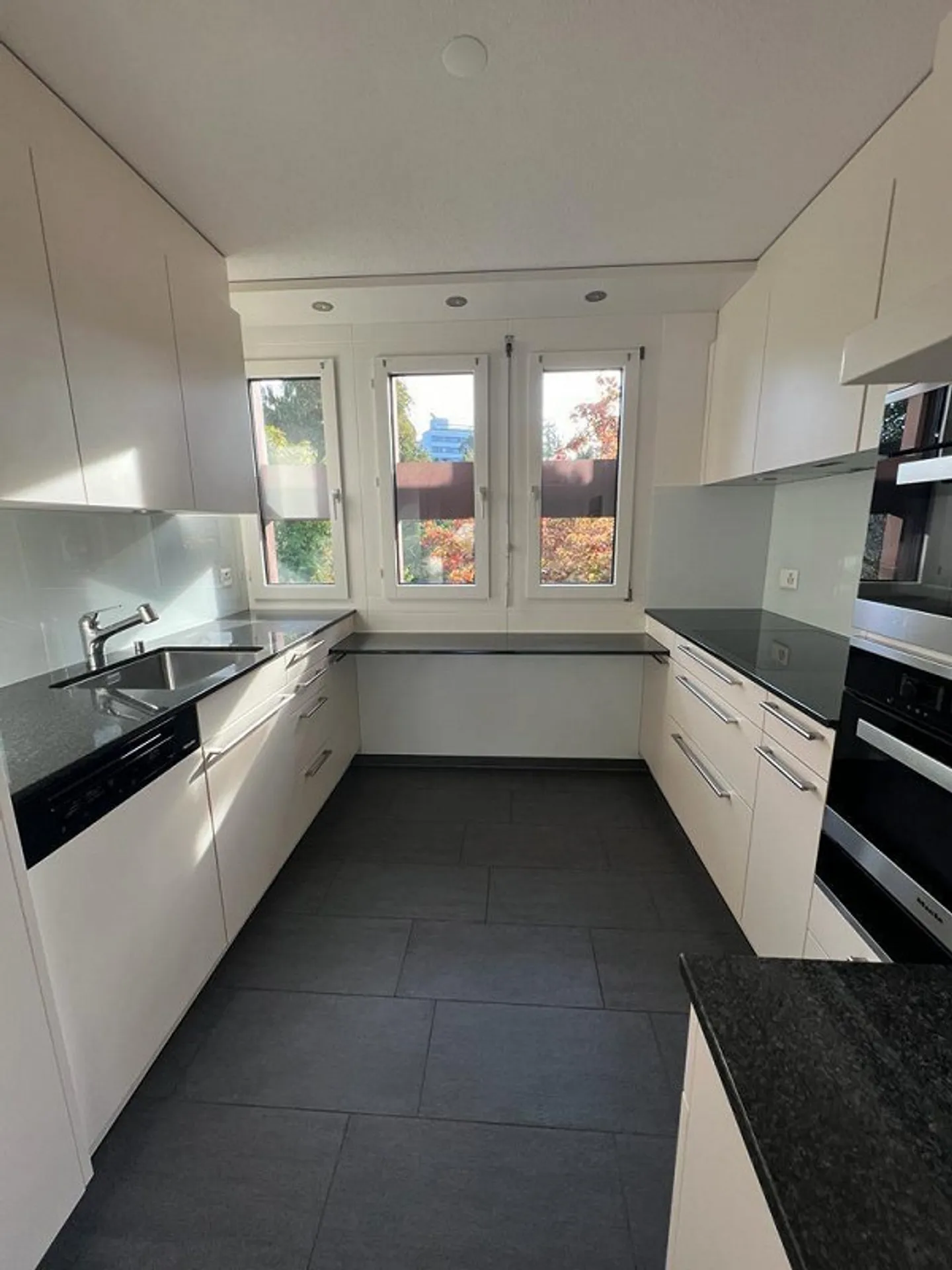 Appartamento duplex di 4,5 stanze in posizione centrale ad Aarau - Foto 4 di 12