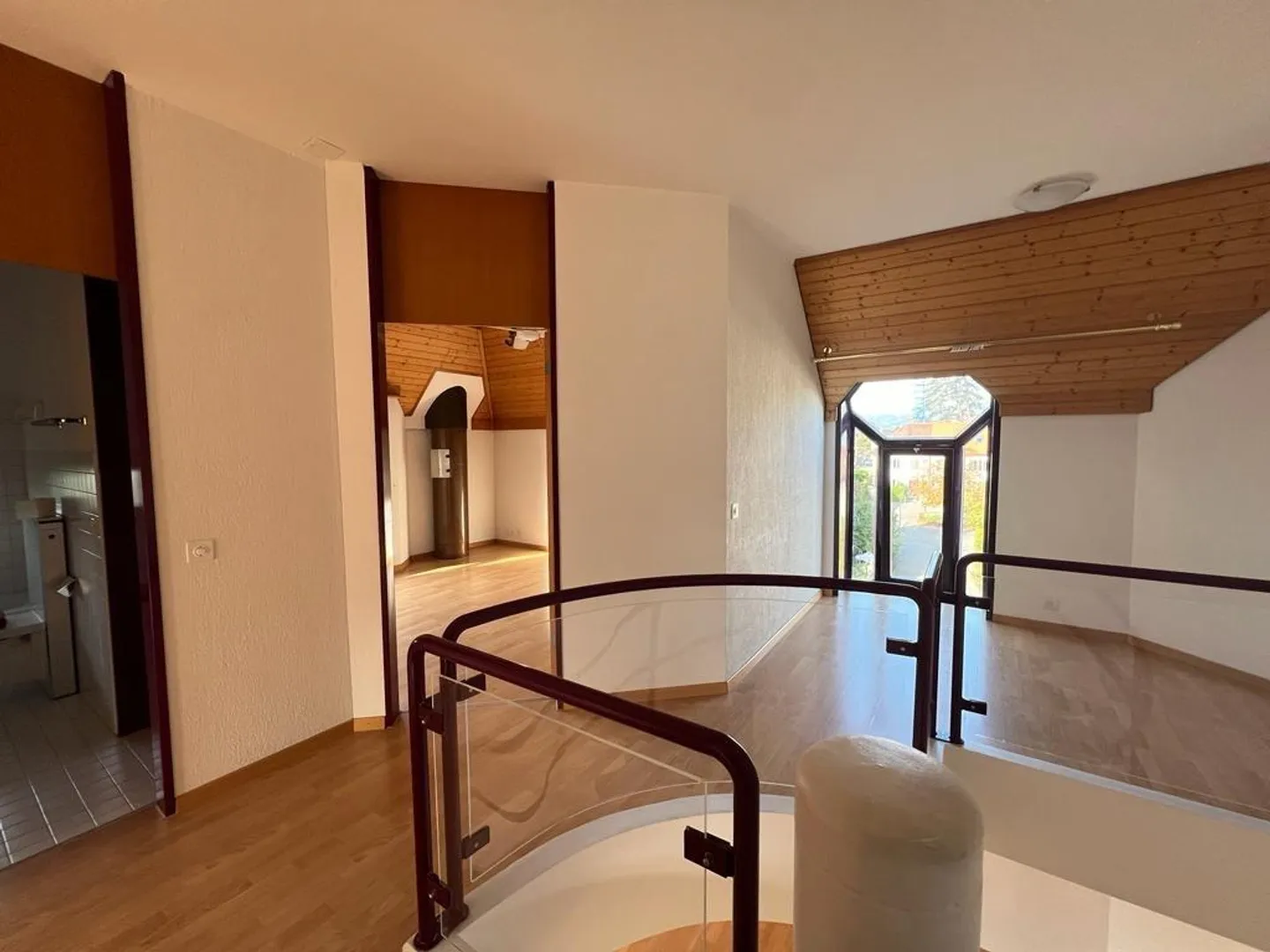 Appartamento duplex di 4,5 stanze in posizione centrale ad Aarau - Foto 5 di 12