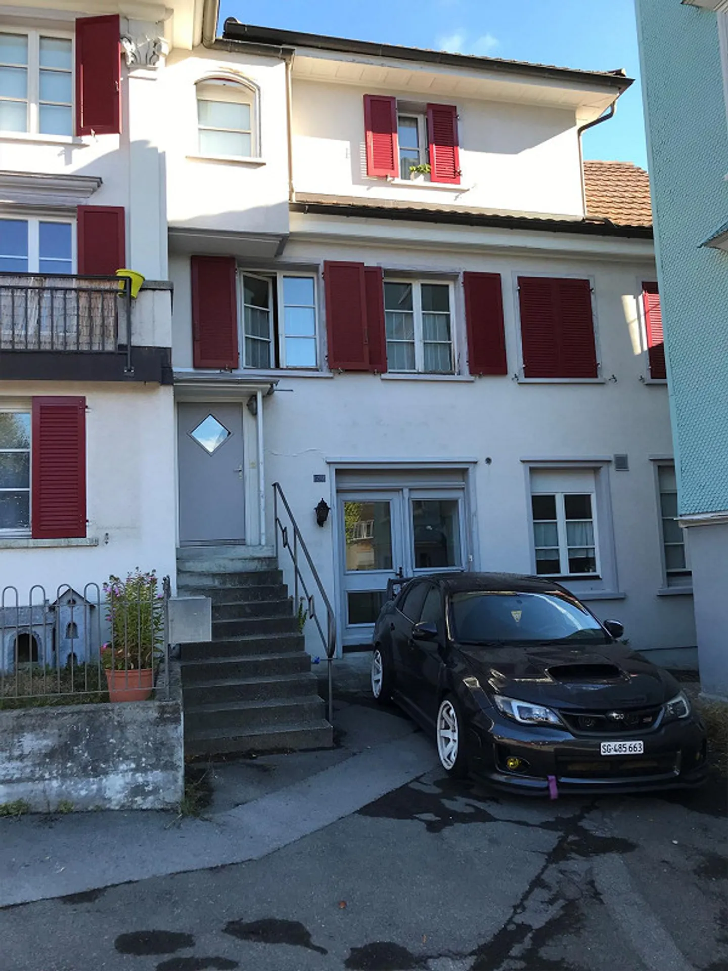 Charmante appartement de 3,5 pièces dans un immeuble ancien au centre d'Altstätten SG - Photo 2 sur 8
