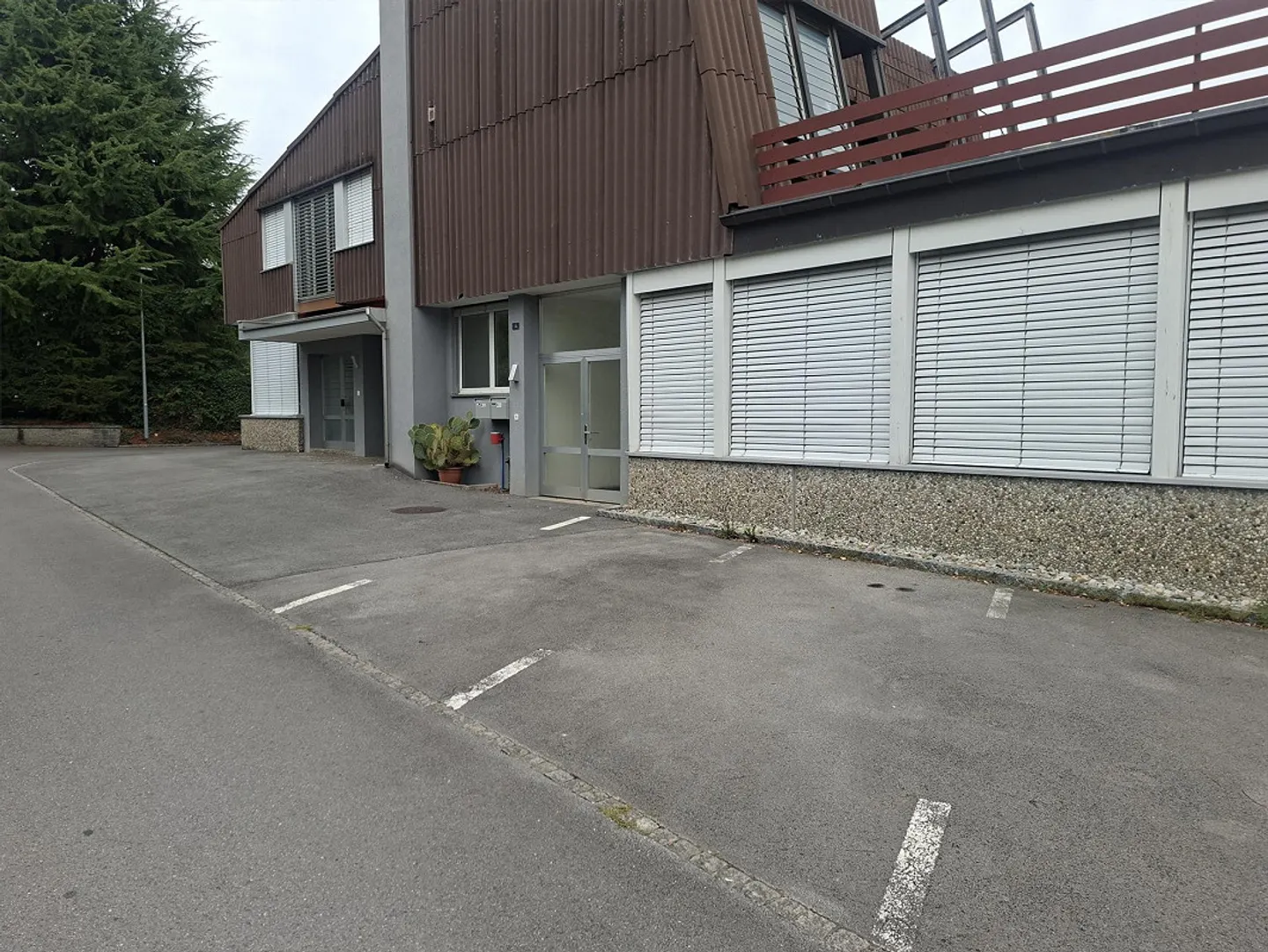 Espace Commercial Intéressant dans un Emplacement Calme - Photo 5 sur 6