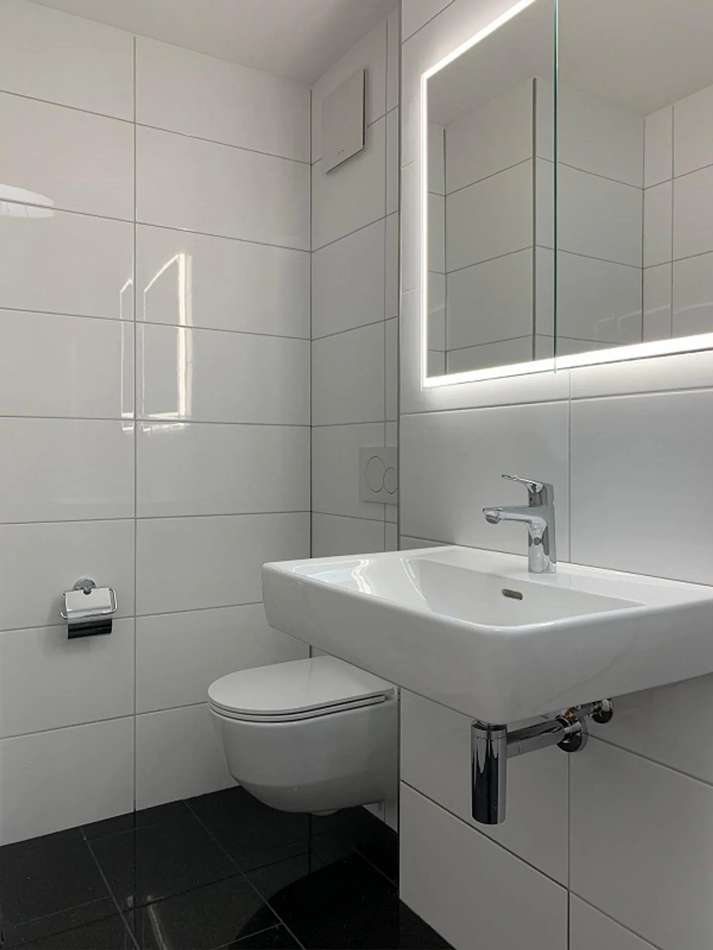Beautiful 4.5 Room Apartment with Great View - Photo 6 of 13
