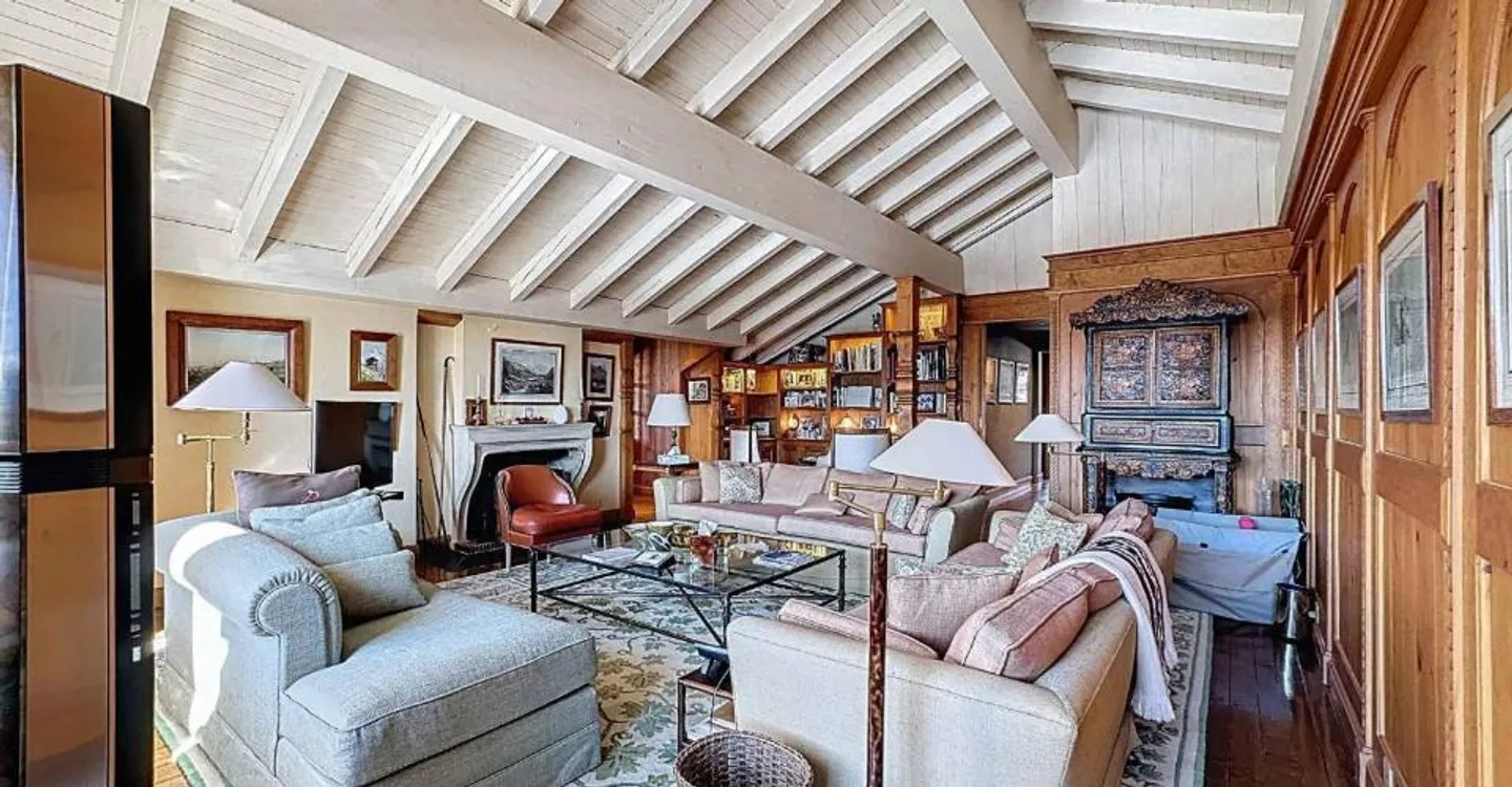 6.5-room penthouse apartment facing the golf course with superb view + studio - Photo 6 of 13
