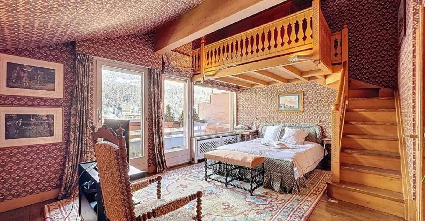 6.5-room penthouse apartment facing the golf course with superb view + studio - Photo 8 of 13