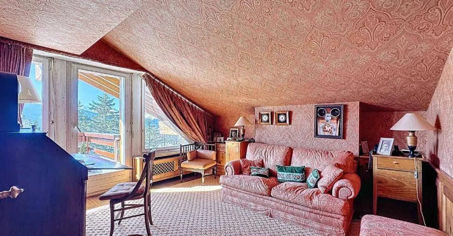 6.5-room penthouse apartment facing the golf course with superb view + studio - Photo 9 of 13