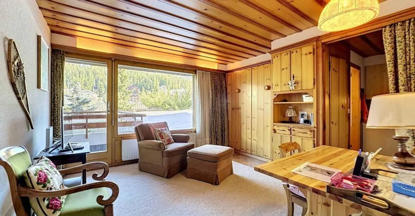 6.5-room penthouse apartment facing the golf course with superb view + studio - Photo 12 of 13