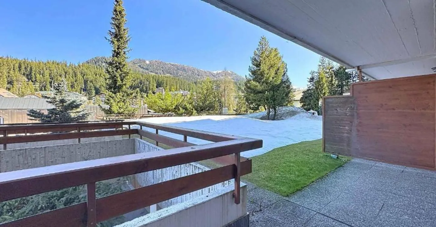 6.5-room penthouse apartment facing the golf course with superb view + studio - Photo 13 of 13