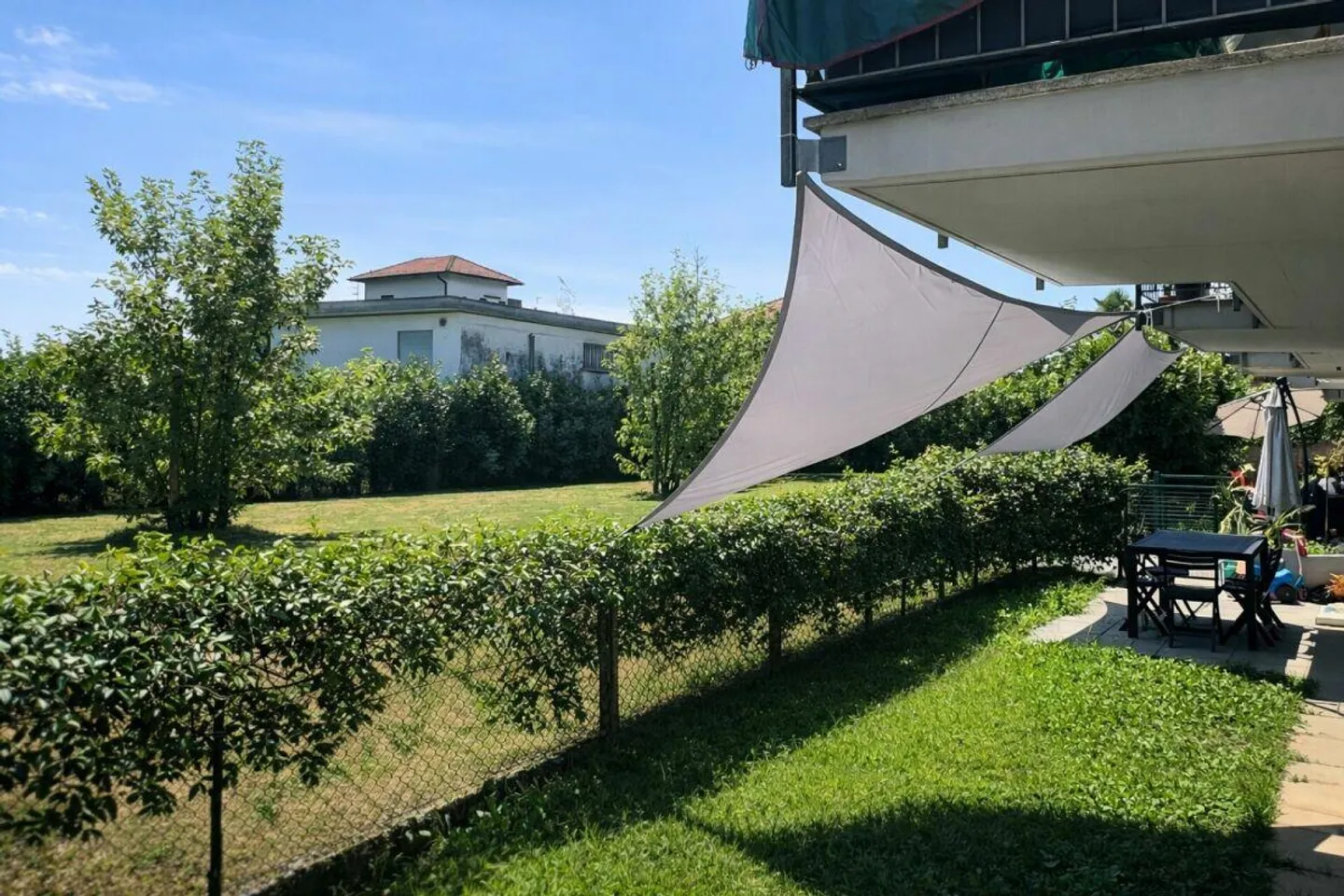 Appartamento moderno con giardino - Foto 1 di 9