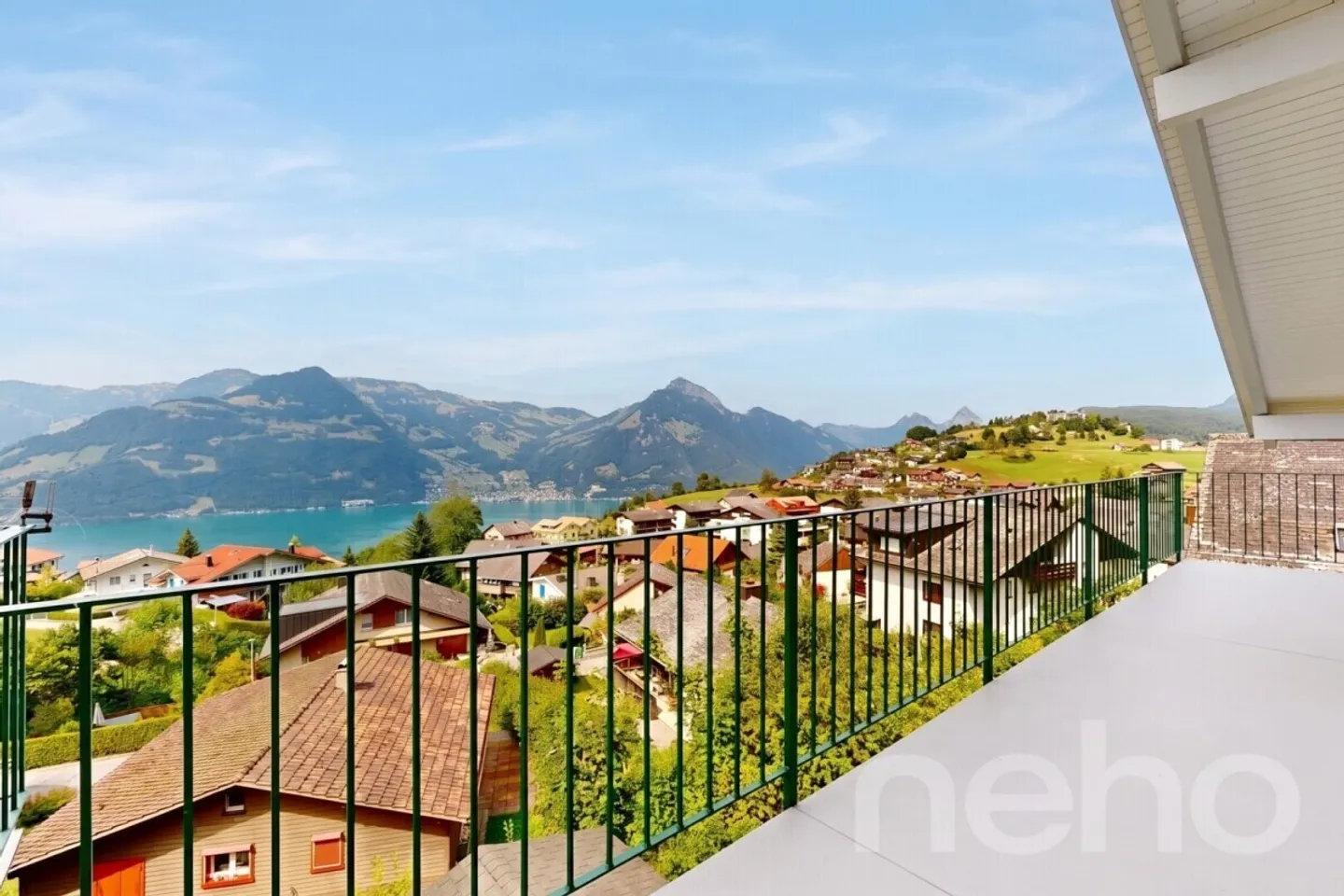 Vivre avec un panorama. Votre maison au-dessus du lac des Quatre-Cantons - Photo 1 sur 12