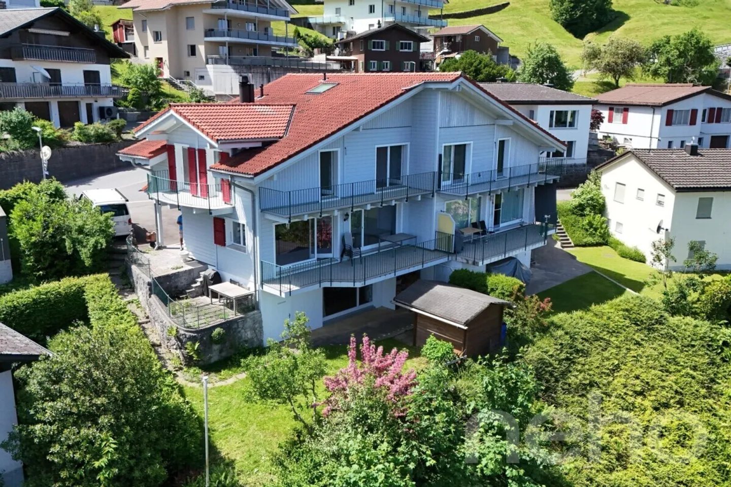 Vivre avec un panorama. Votre maison au-dessus du lac des Quatre-Cantons - Photo 2 sur 12
