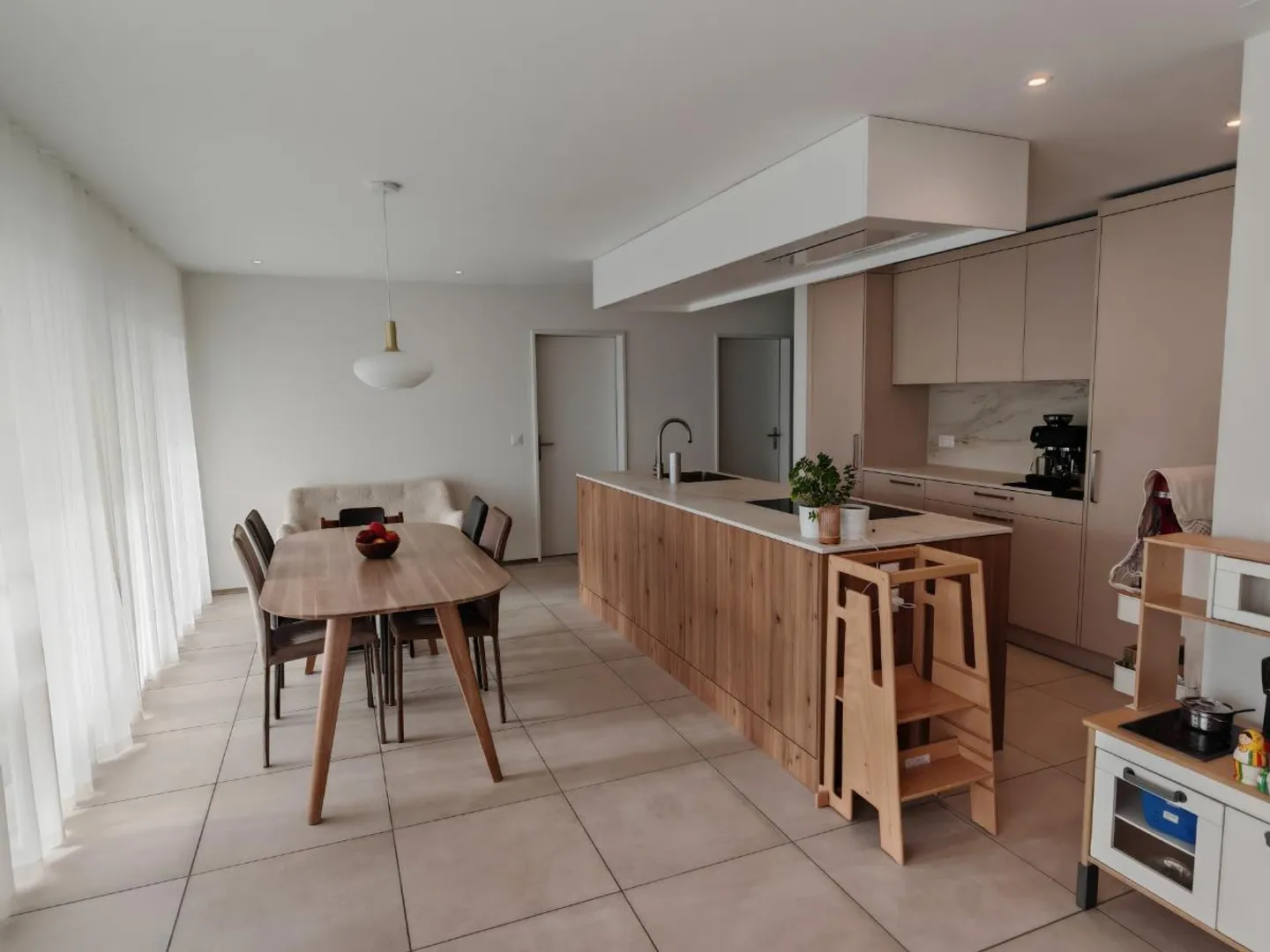 4 Room Furnished Apartment - Photo 4 of 5