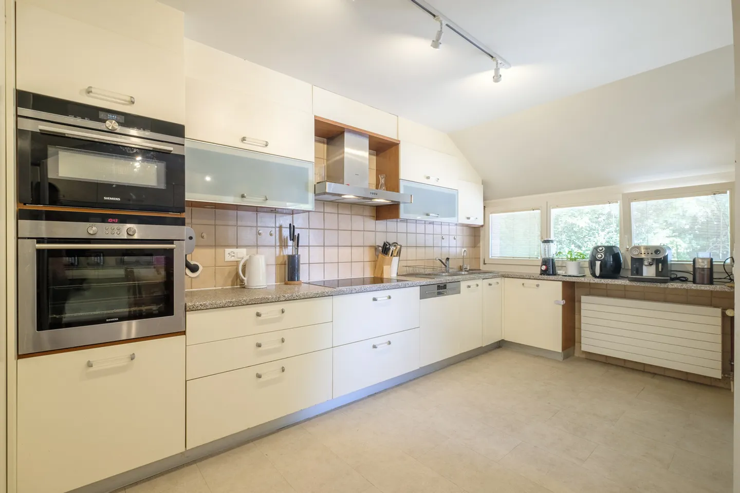 Cadre de vie privilégié pour cette propriété familiale à Gingins - Photo 9 sur 13