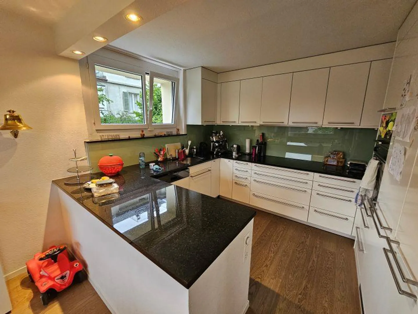Spacious 4.5-room apartment on the ground floor - Photo 2 of 4