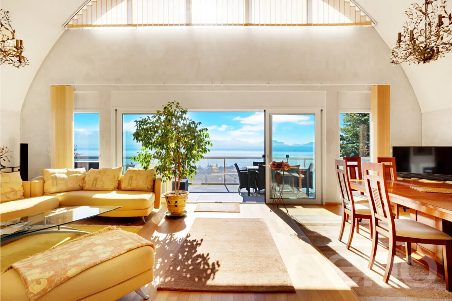 Exceptional property in Pully: spacious duplex with breathtaking views - Photo 2 of 13