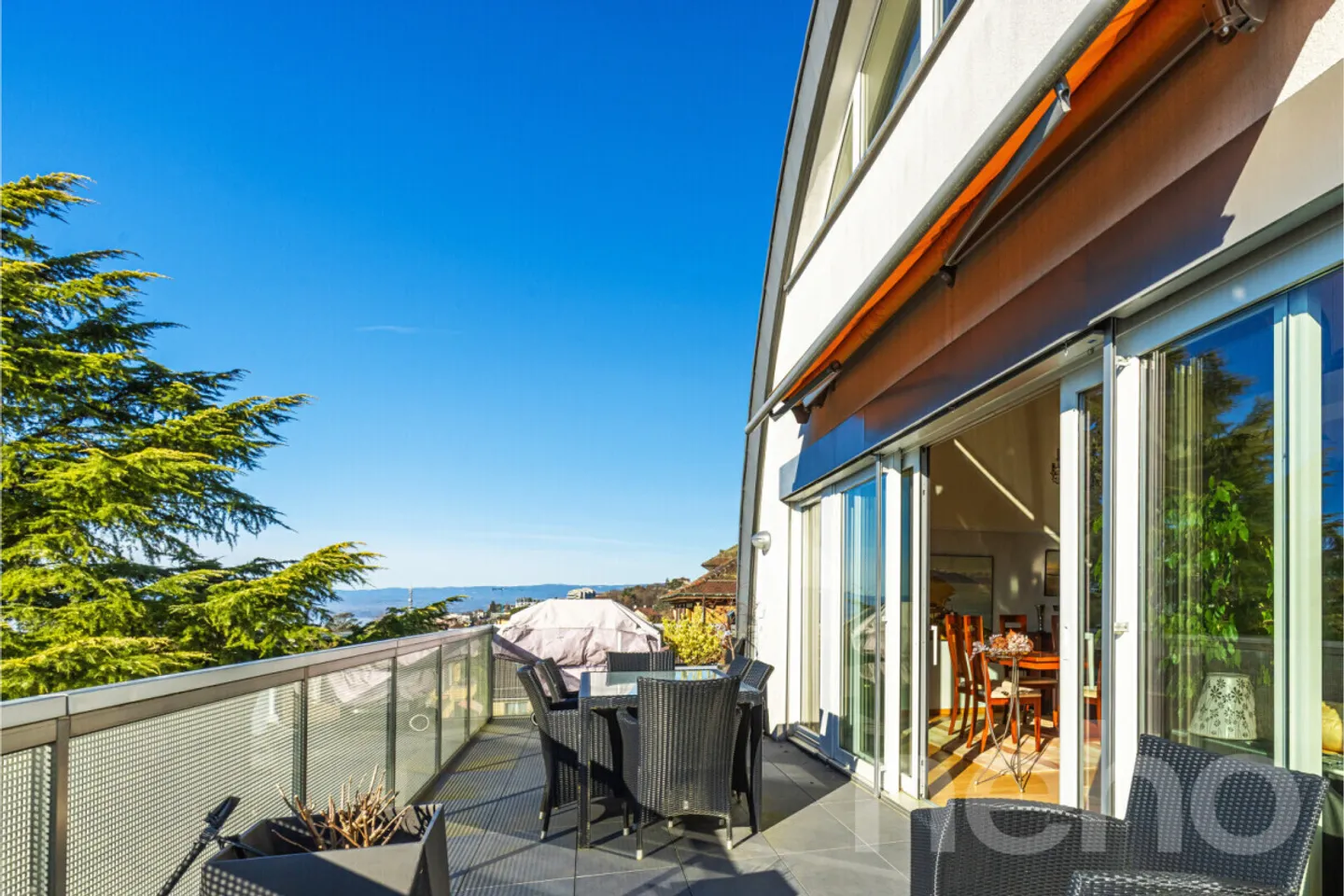 Exceptional property in Pully: spacious duplex with breathtaking views - Photo 12 of 13