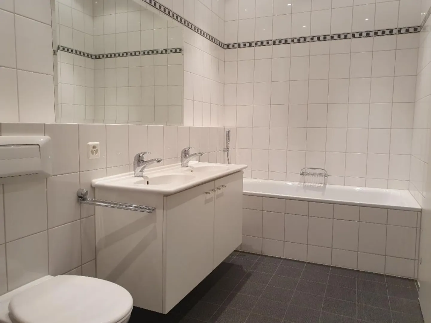 Spacious apartment in a family-friendly environment - Photo 8 of 10