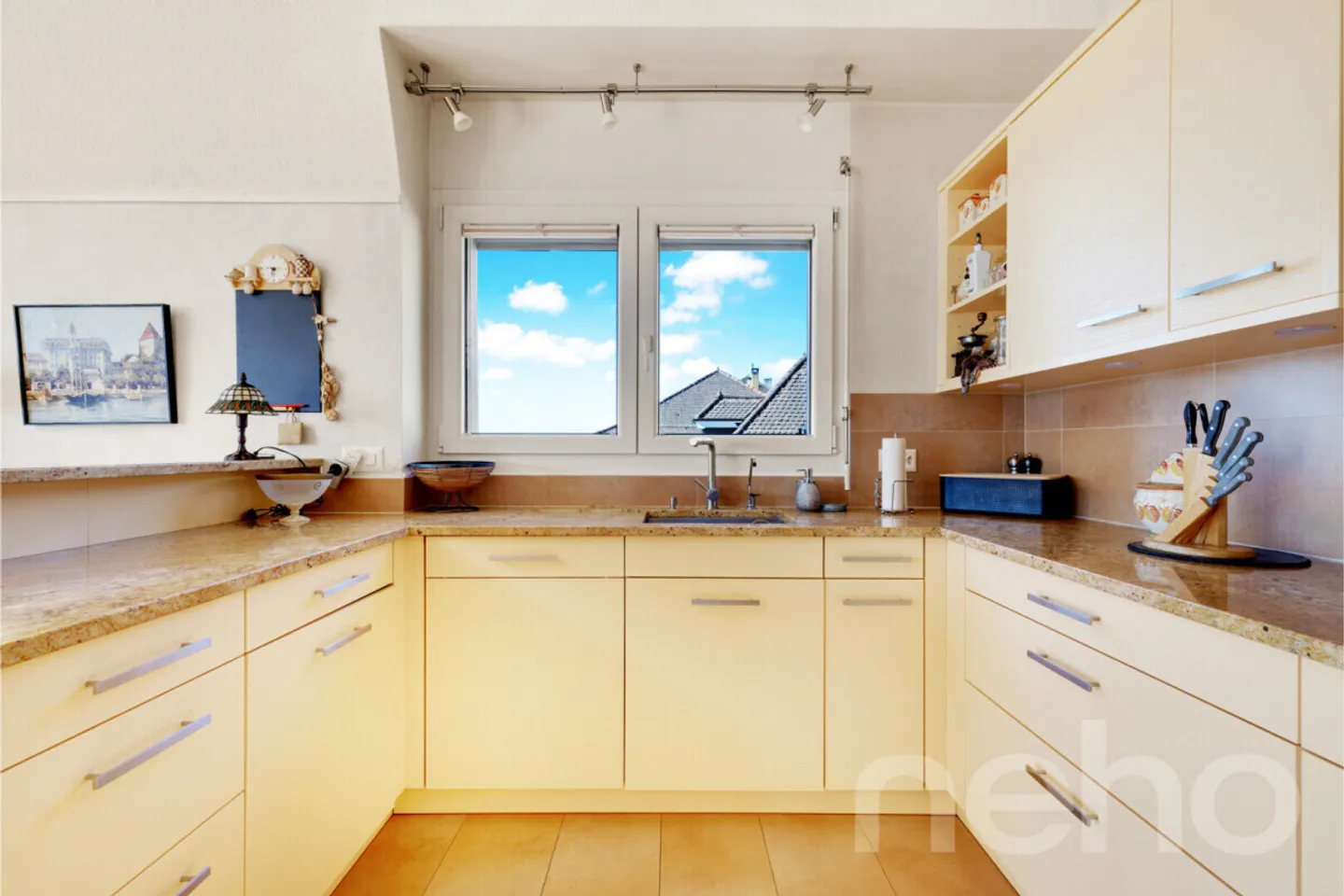 Exceptional property in Pully: spacious duplex with breathtaking views - Photo 9 of 13