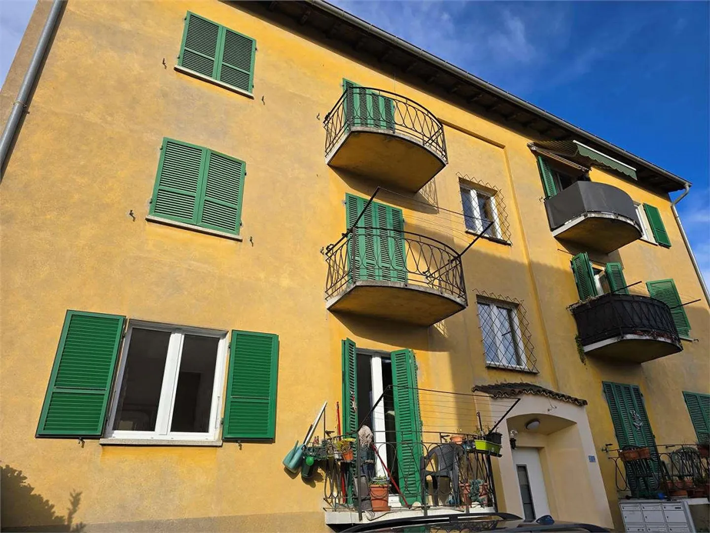 Income property with potential for value appreciation - Photo 3 of 13