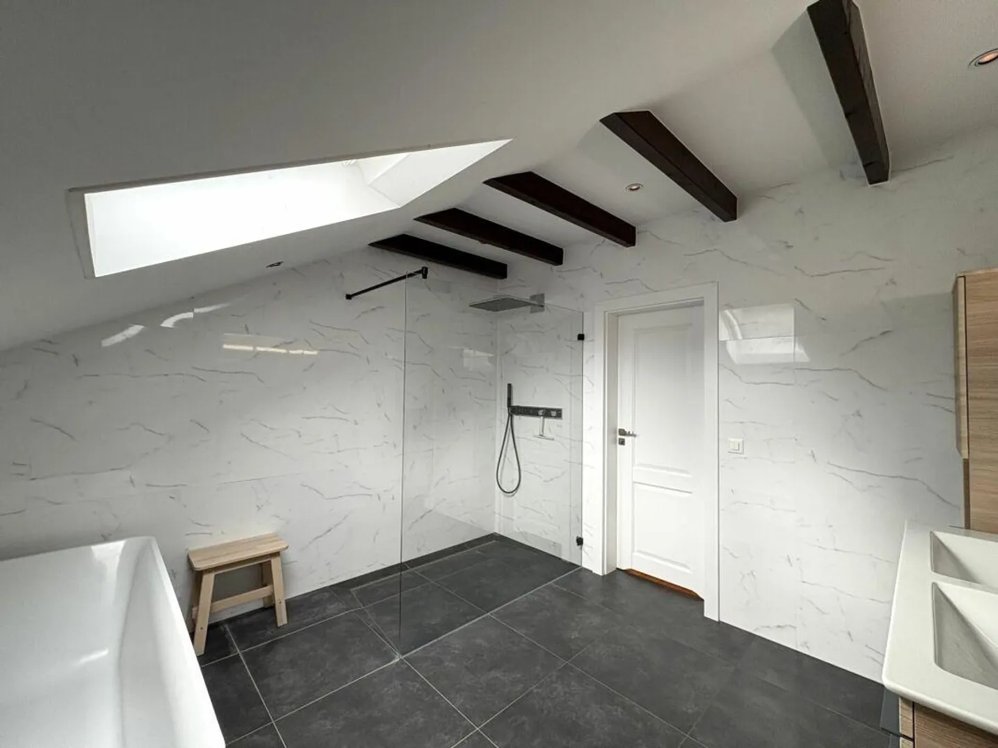 Familientraum im Grünen -  modernes 7½-Zimmer-Einfamilienhaus - Foto 6 von 15