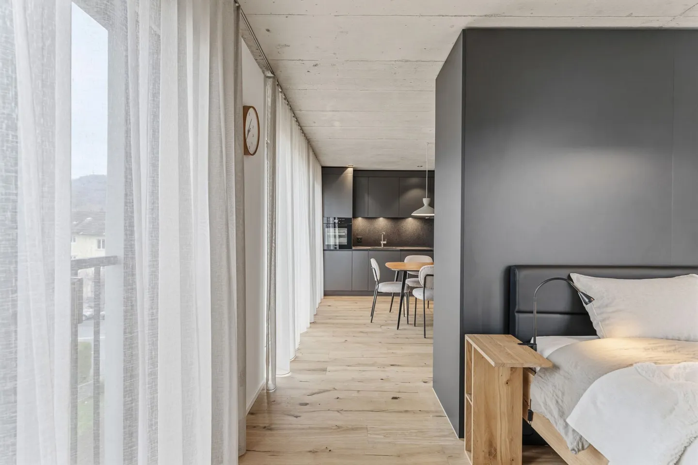 Appartement neuf meublé 1.5 pièces avec équipements de haute qualité - Photo 3 sur 8