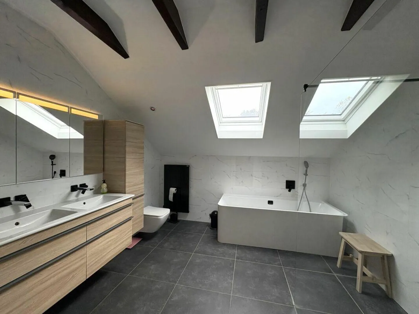 Familientraum im Grünen -  modernes 7½-Zimmer-Einfamilienhaus - Foto 7 von 15