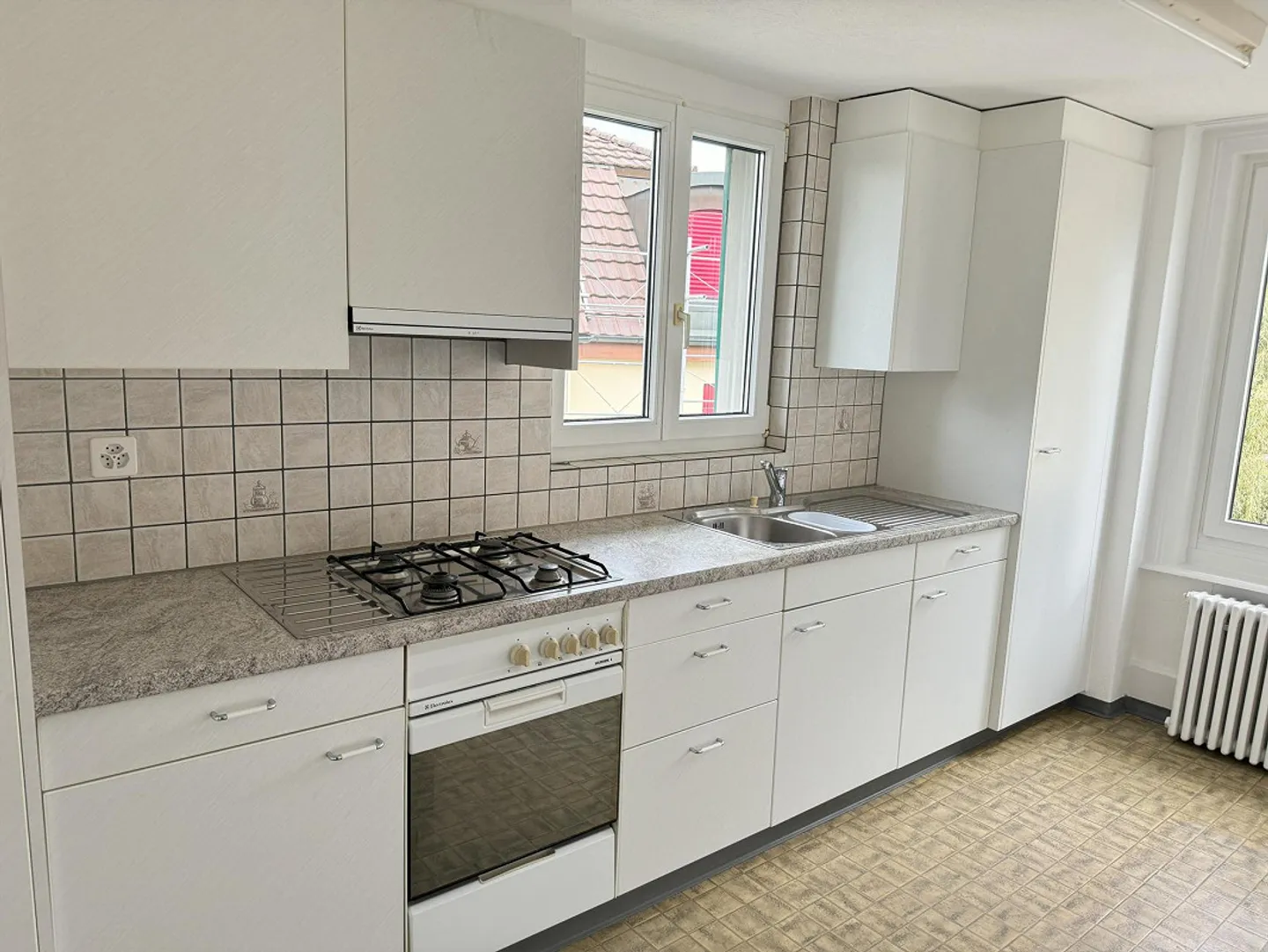 Appartamento di 3 stanze senza balcone in affitto - Foto 1 di 12