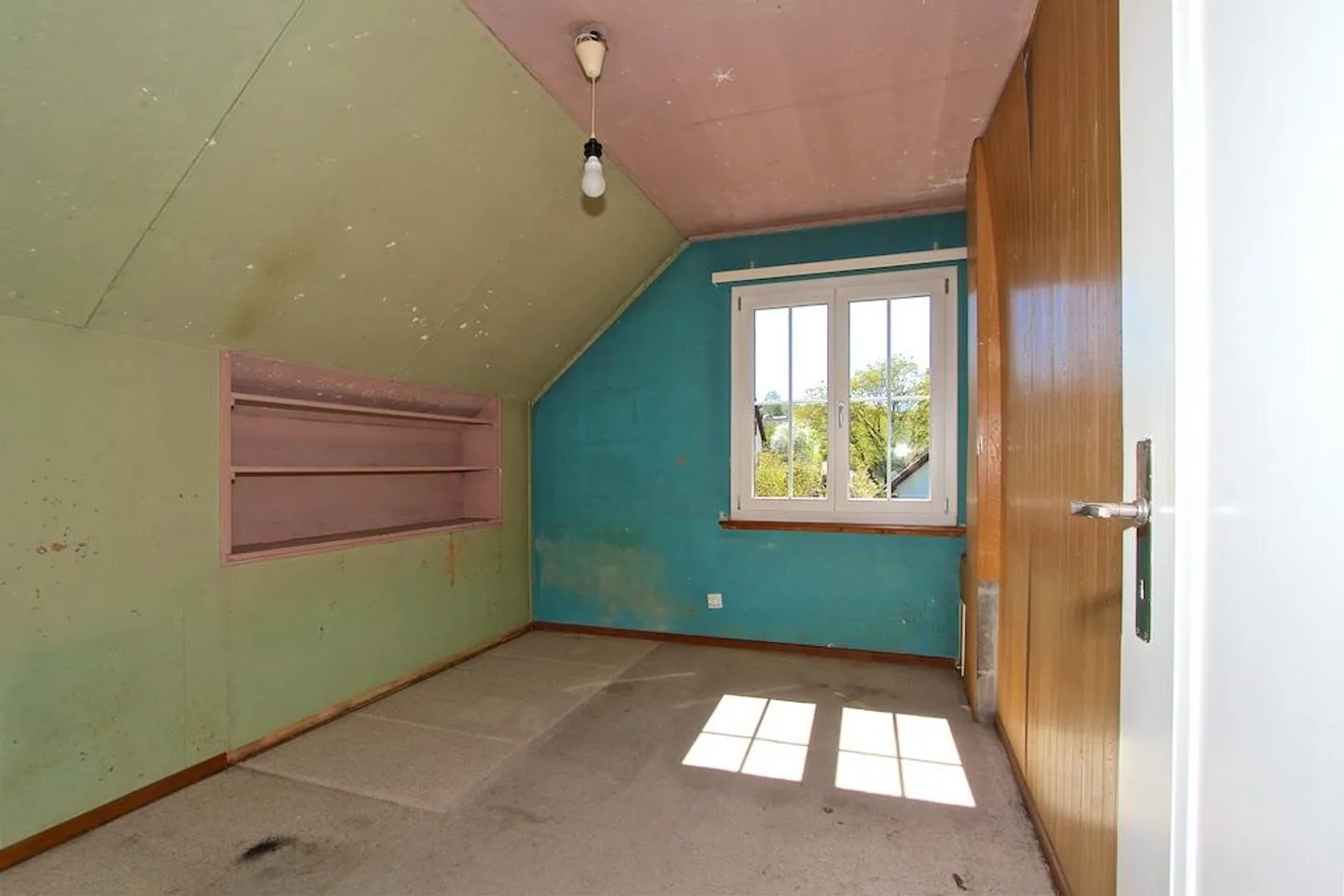 Living in Bern, single-family house with high renovation needs - Photo 14 of 15