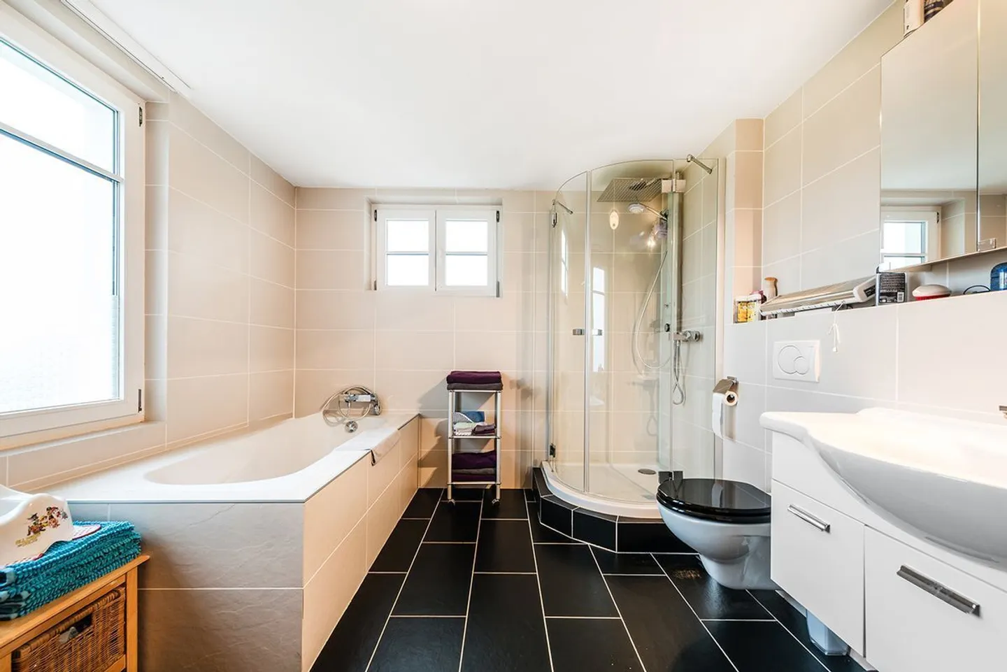 Mehrfamilienhaus mit großem Grundstück und viel Potenzial in Münchwilen - Foto 9 von 13