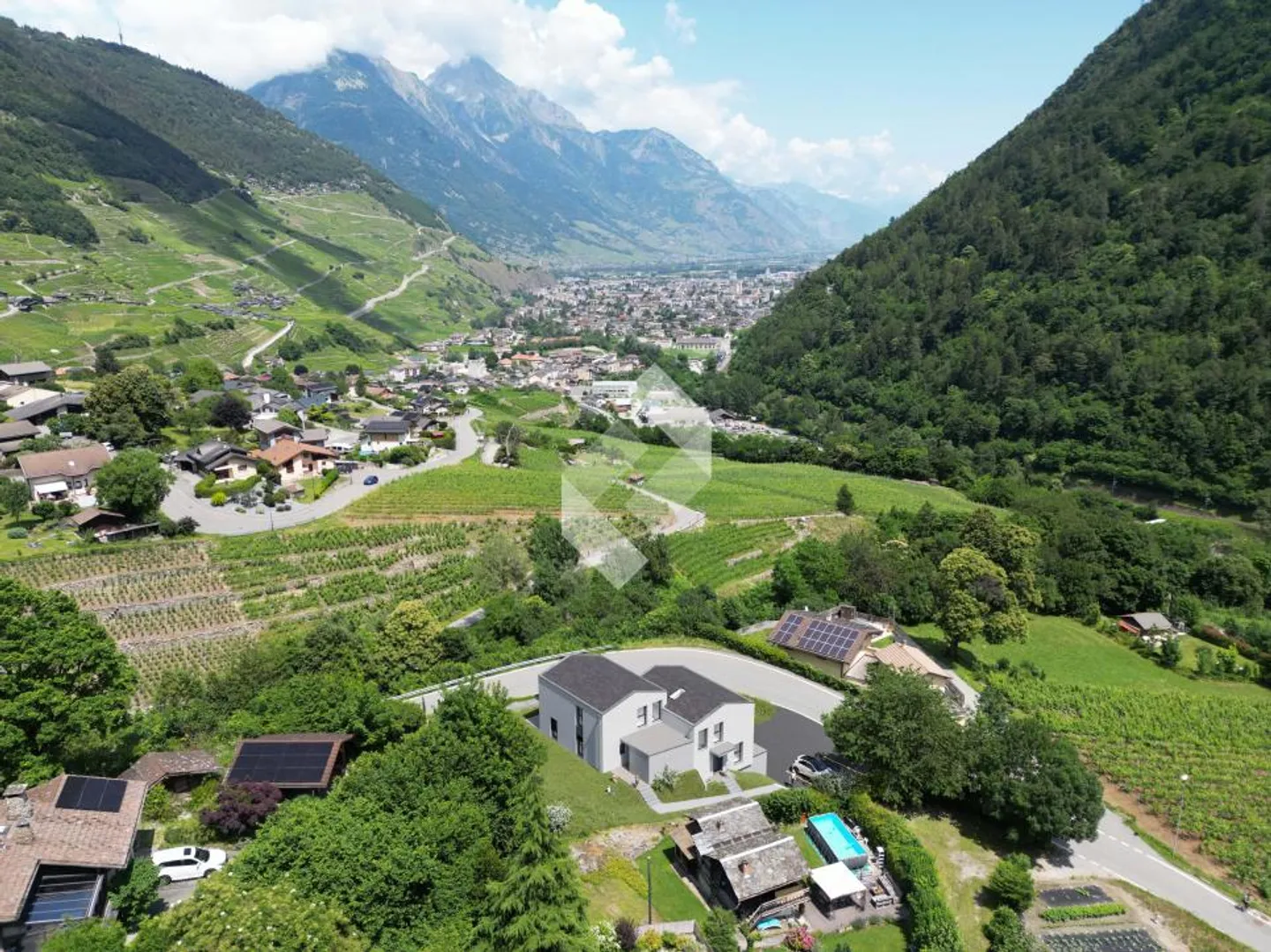 Reihenhaus-Villa mit 4,5 Zimmern und atemberaubendem Blick - Foto 4 von 9