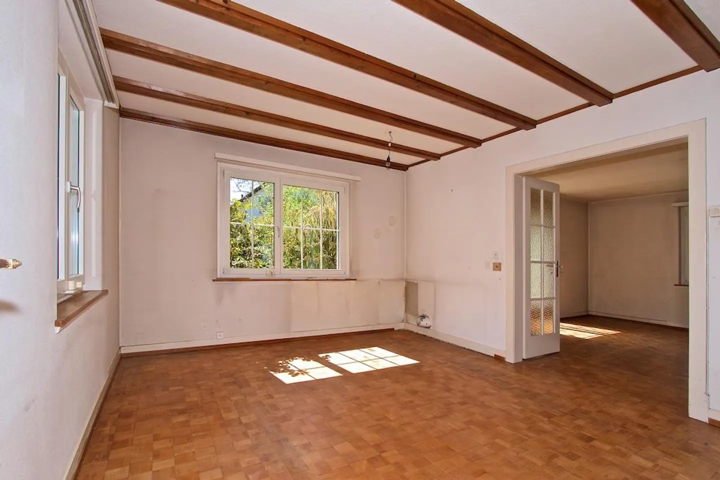 Living in Bern, single-family house with high renovation needs - Photo 6 of 15