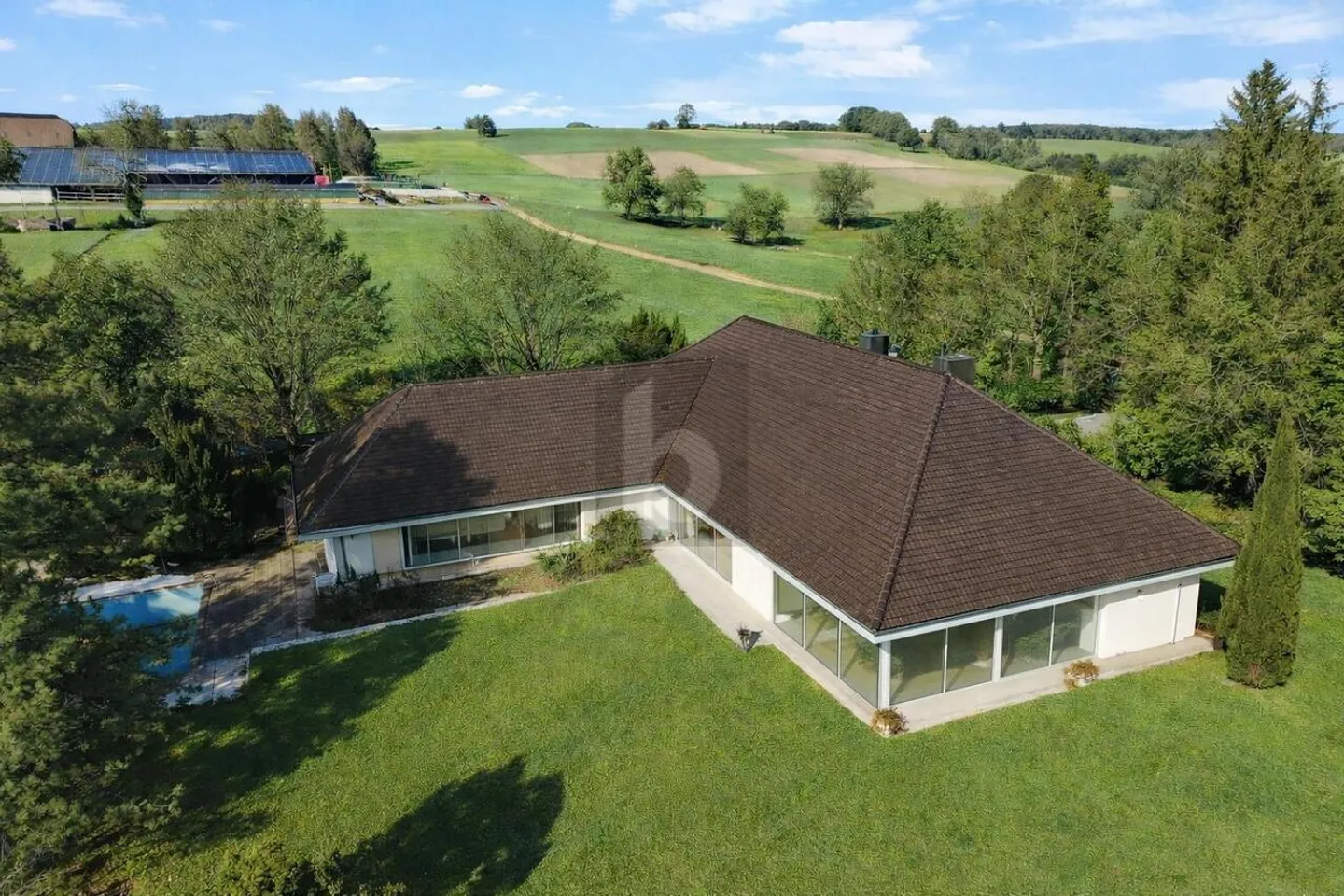 Chalet exclusif avec piscine intérieure - Photo 5 sur 6