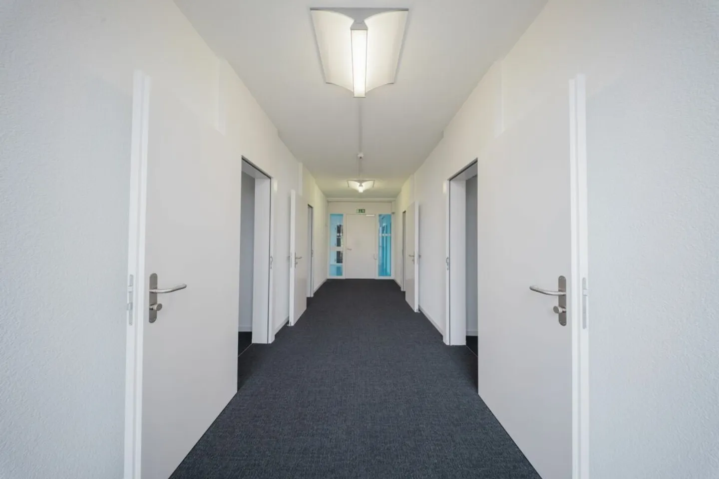 Office space for rent - Photo 1 of 9