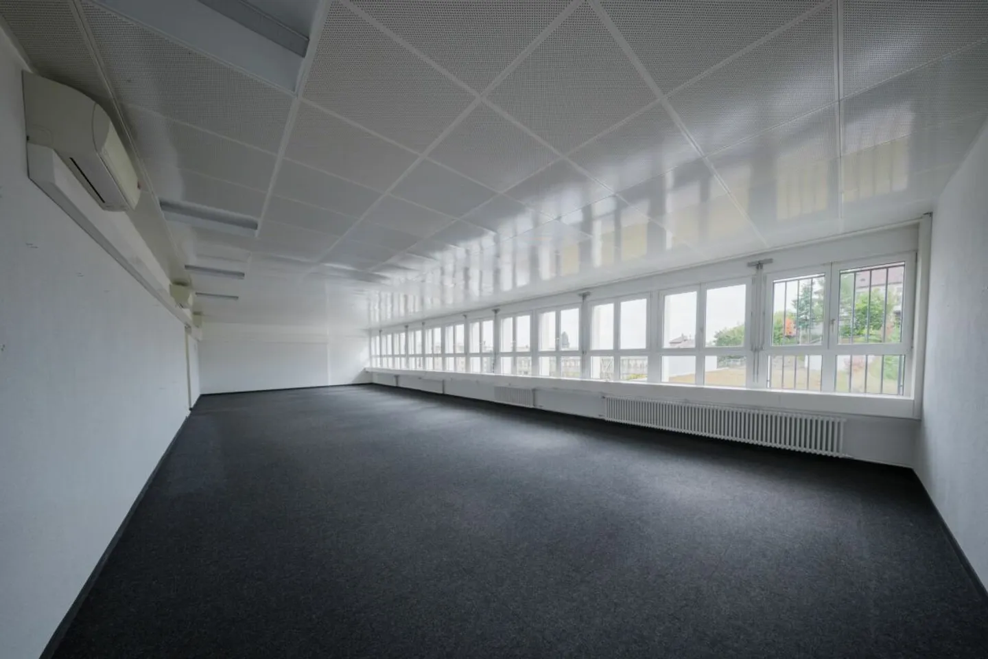 Office space for rent - Photo 8 of 9