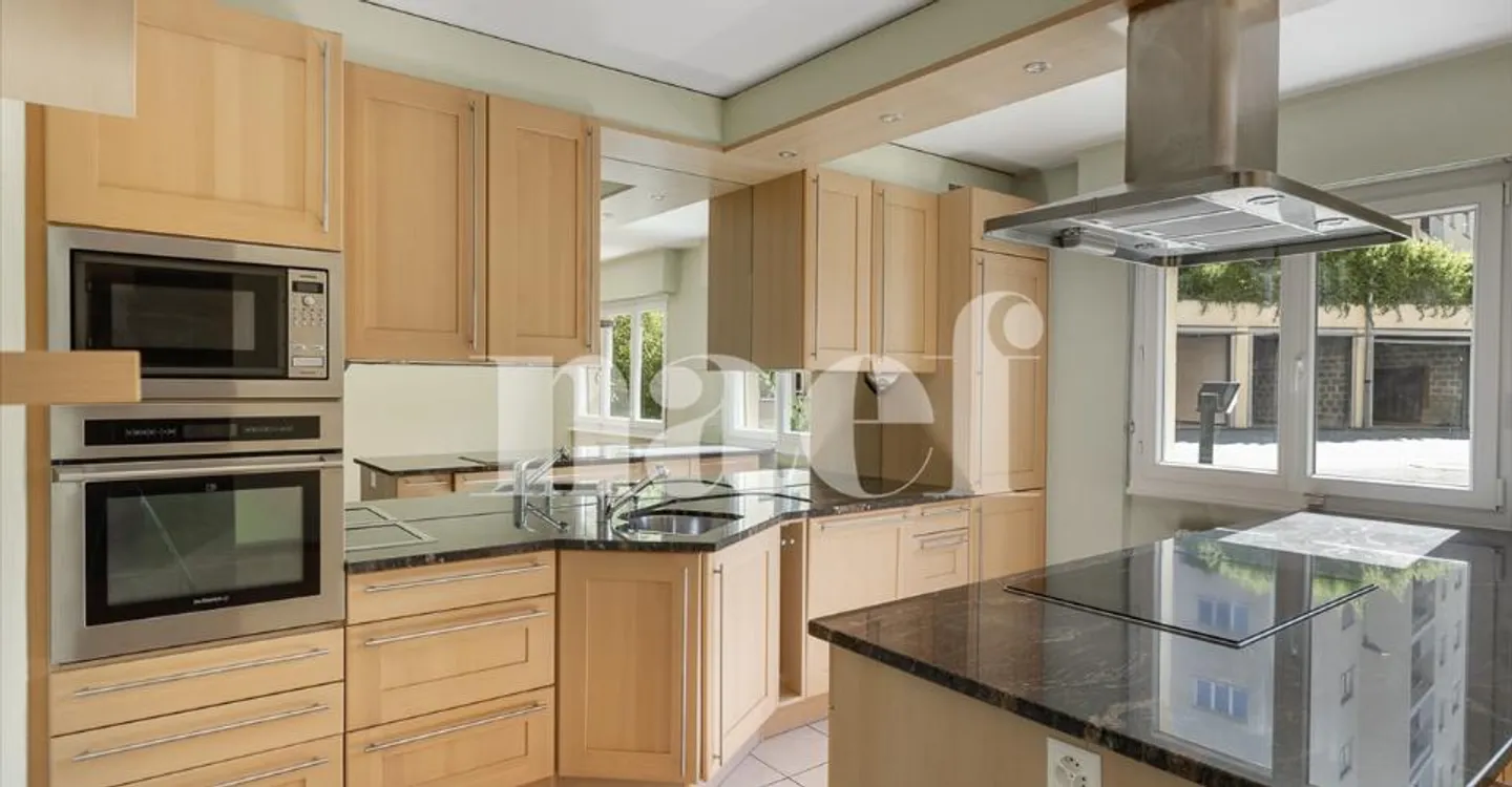 Exclusive! Spacious 3.5-room apartment with balcony and unobstructed view of the lake for sale in Chernex / Montreux - Photo 5 of 8