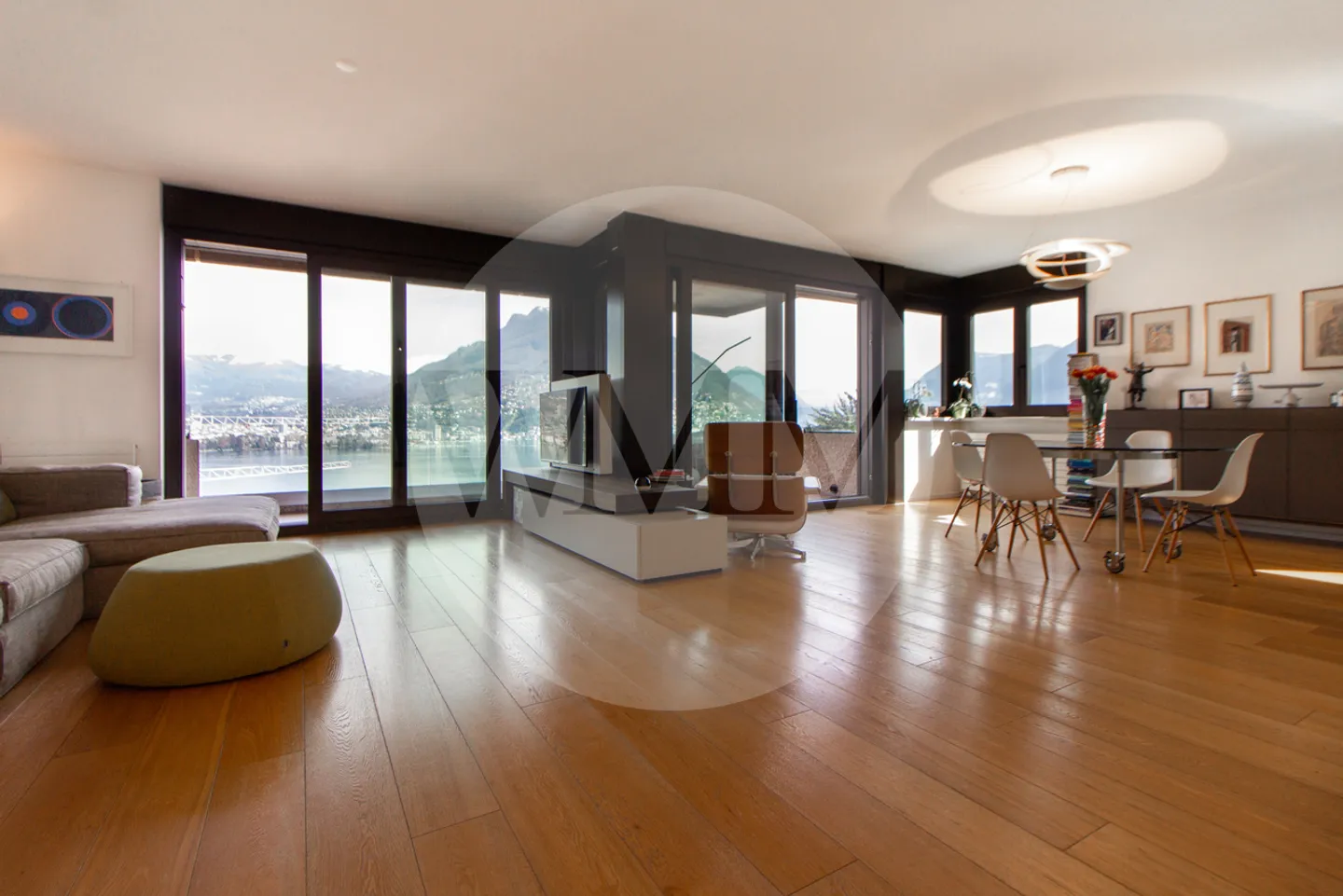Penthouse with terrace and breathtaking lake view - Photo 3 of 10