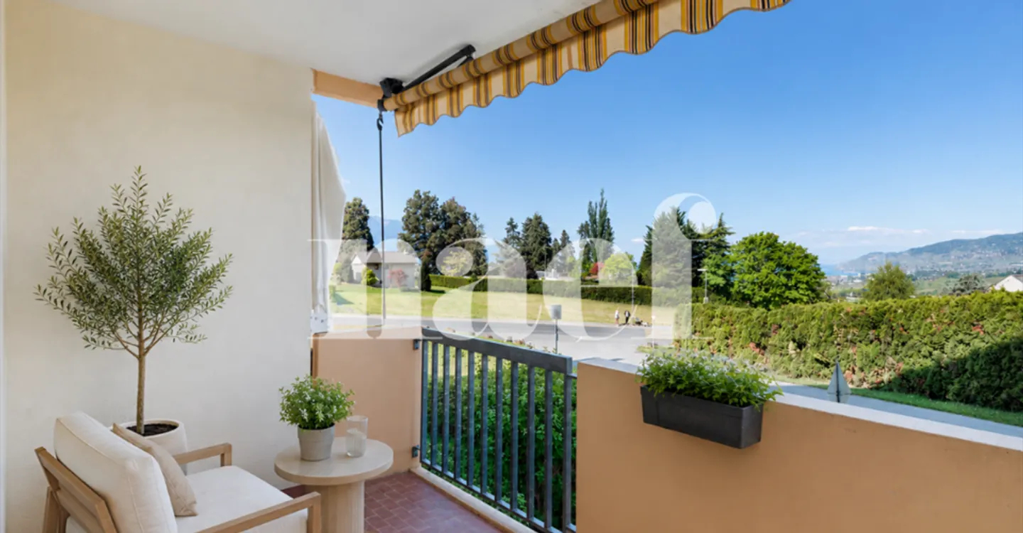 Exclusive! Spacious 3.5-room apartment with balcony and unobstructed view of the lake for sale in Chernex / Montreux - Photo 1 of 8