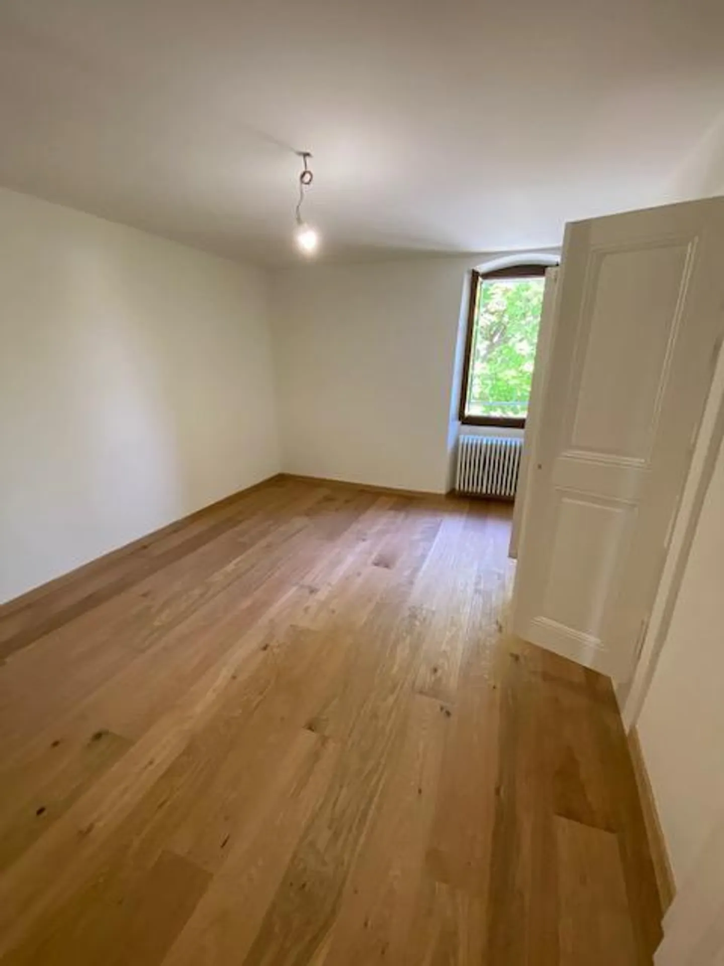 Très bel appartement en attique moderne avec 5 pièces et jardin à Avusy - Photo 6 sur 13