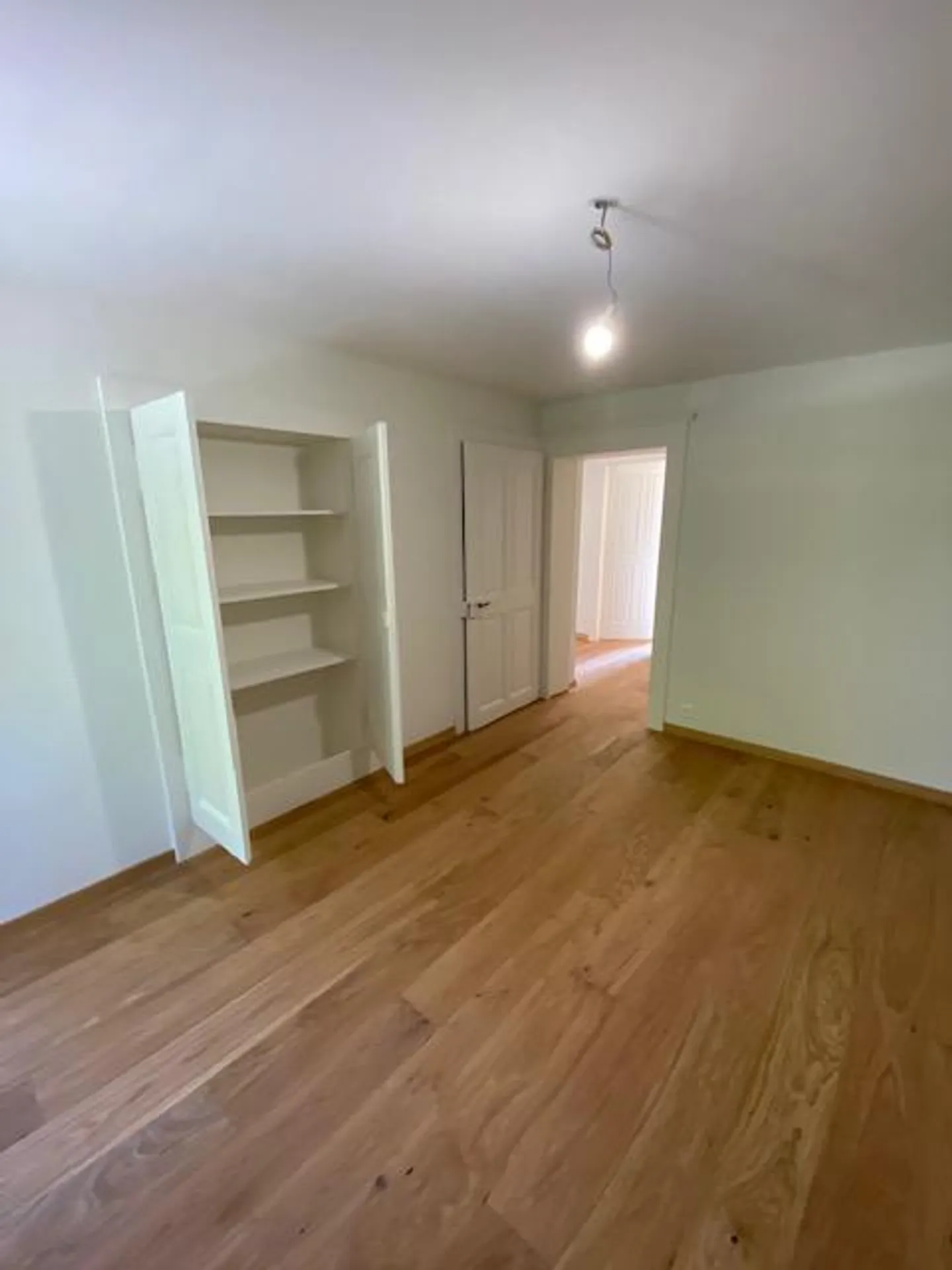 Très bel appartement en attique moderne avec 5 pièces et jardin à Avusy - Photo 9 sur 13