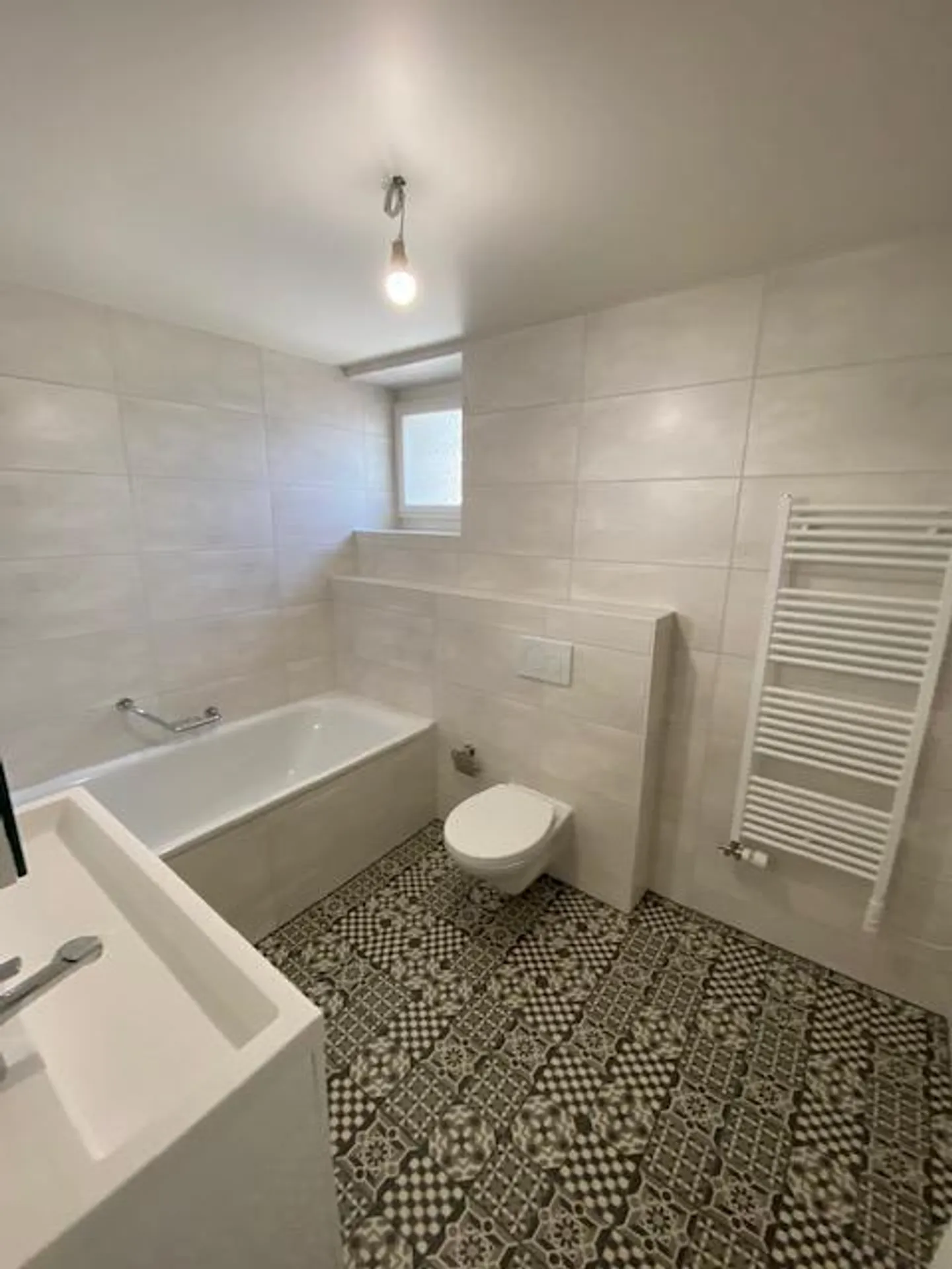 Très bel appartement en attique moderne avec 5 pièces et jardin à Avusy - Photo 10 sur 13