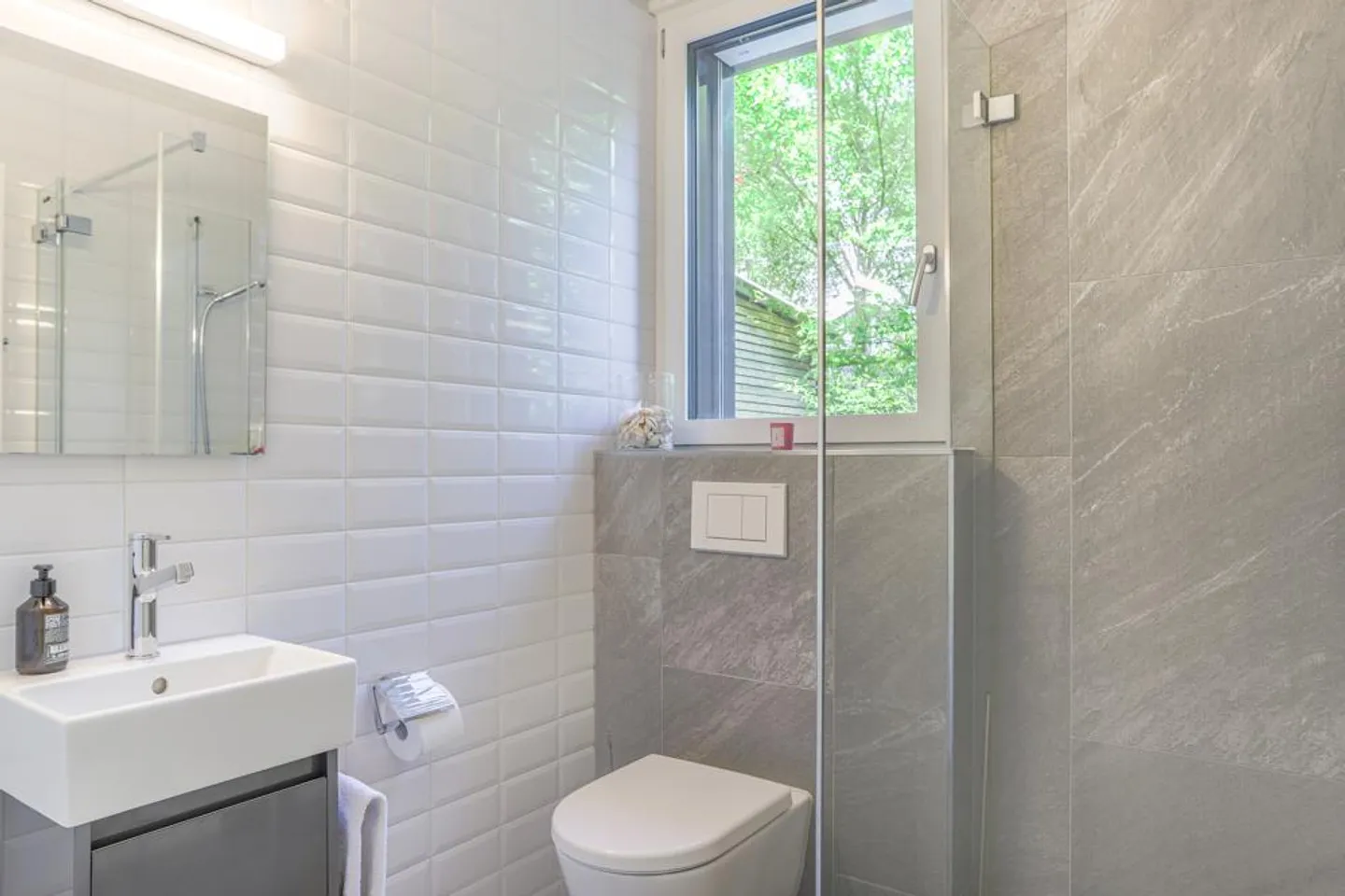 Modern Corner Single-Family House with West Garden, Roof Terrace and... - Photo 4 of 8