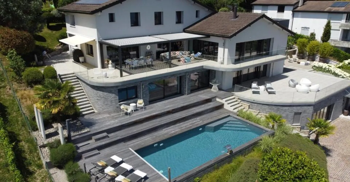 Villa eccezionale con vista sontuosa! - Foto 1 di 10