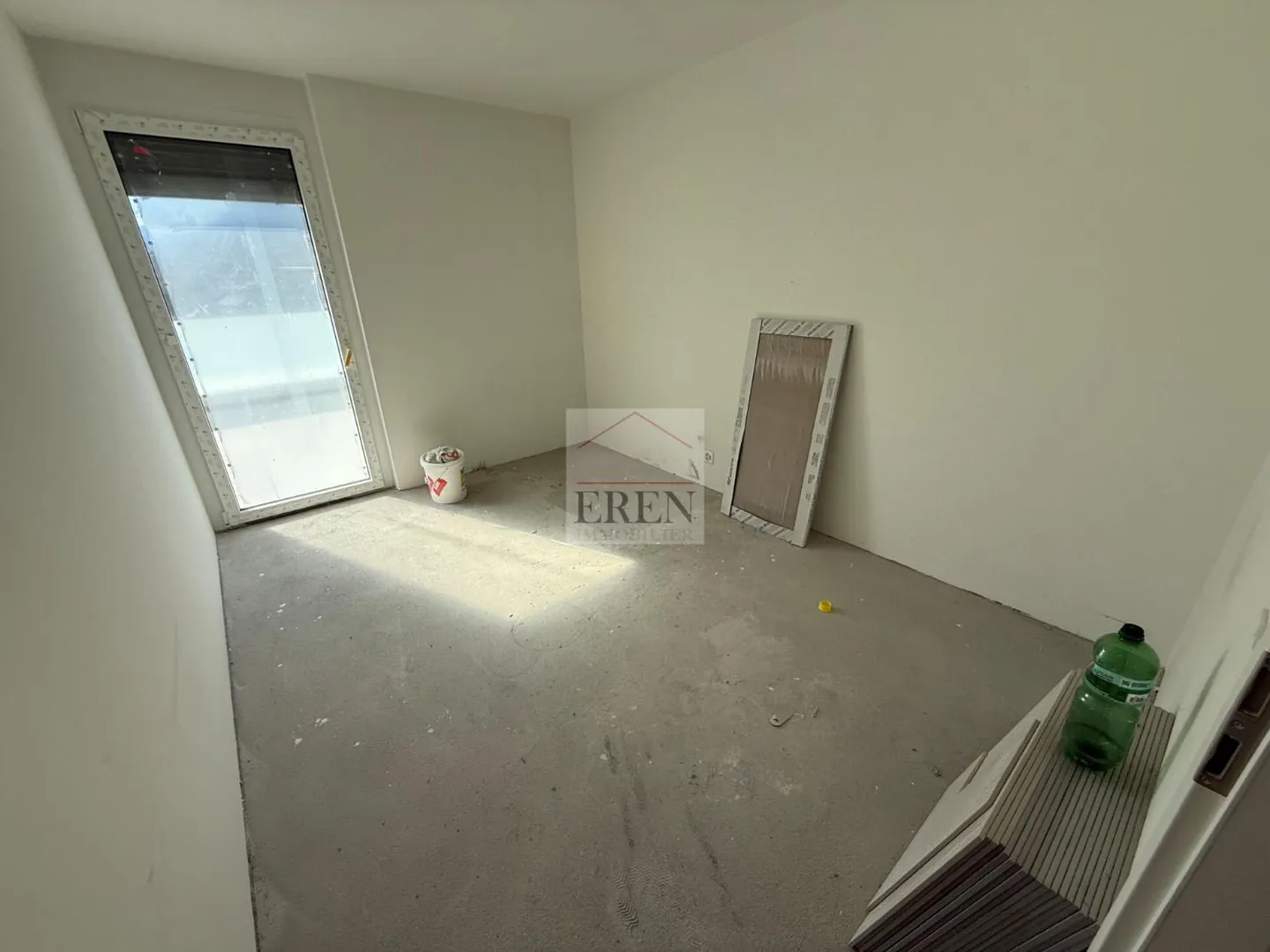 Attique spacieux avec terrasse - Photo 6 sur 13