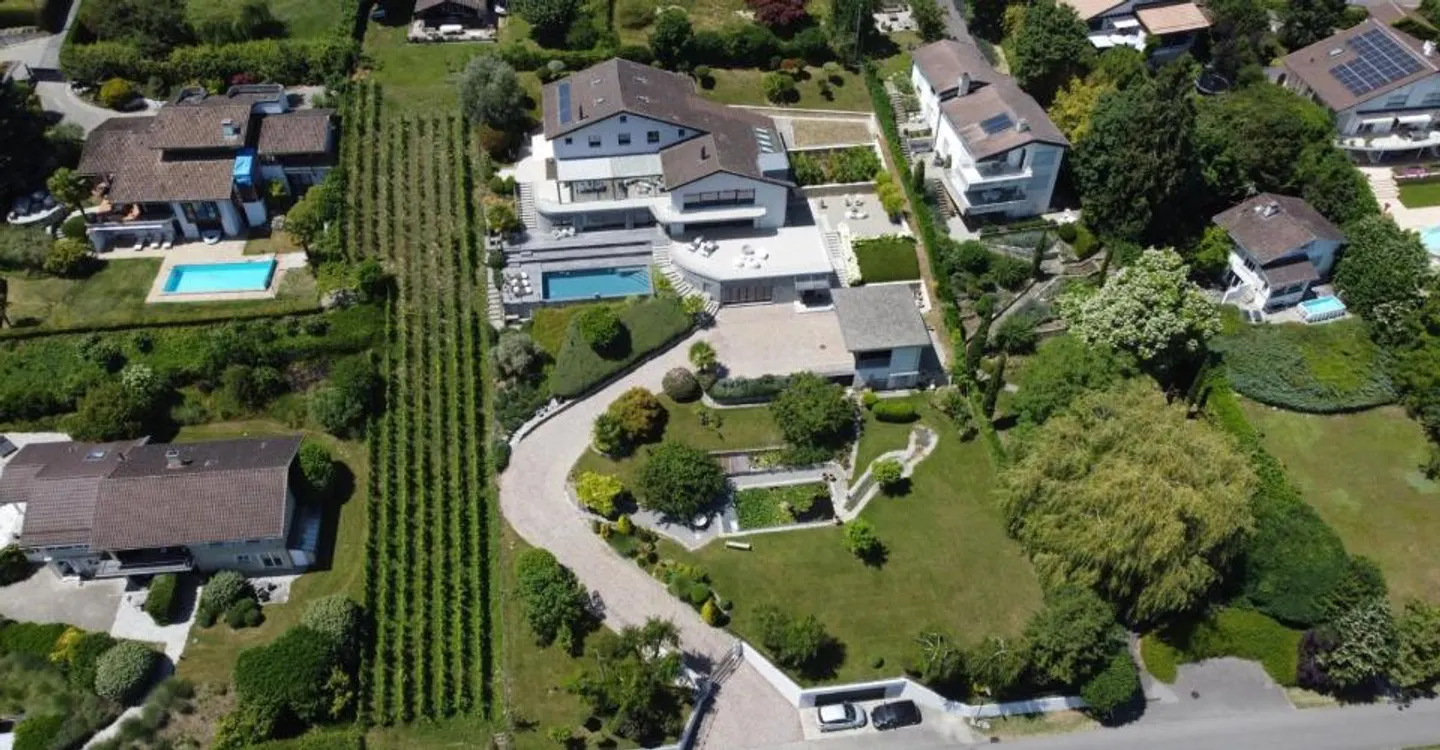 Villa eccezionale con vista sontuosa! - Foto 2 di 10