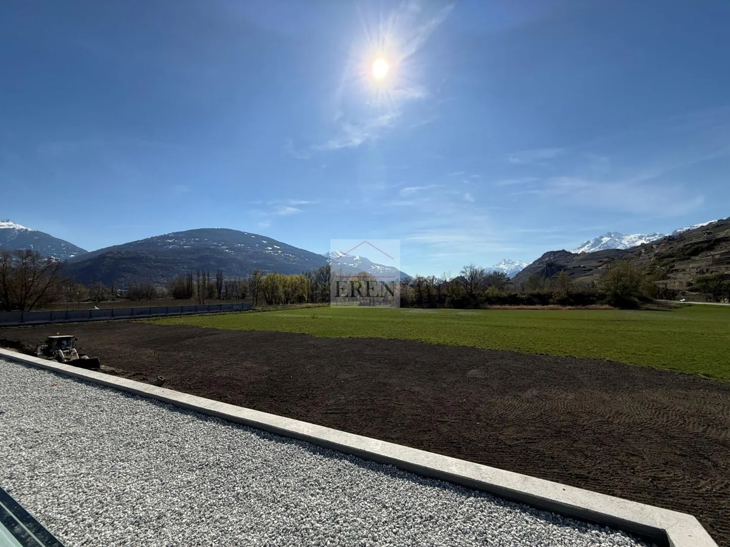 Attique spacieux avec terrasse - Photo 11 sur 13