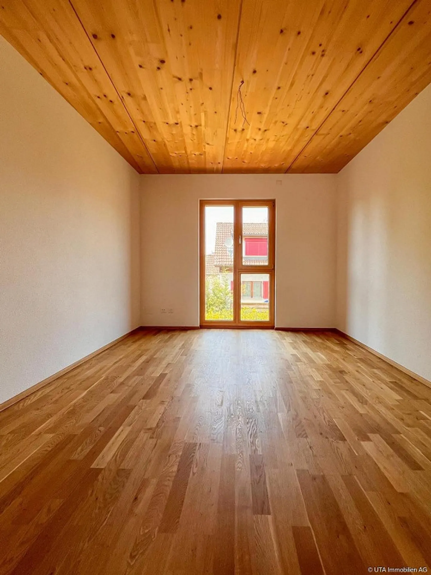Vivere moderno sull'acqua con un fascino e un comfort particolari - Foto 7 di 15