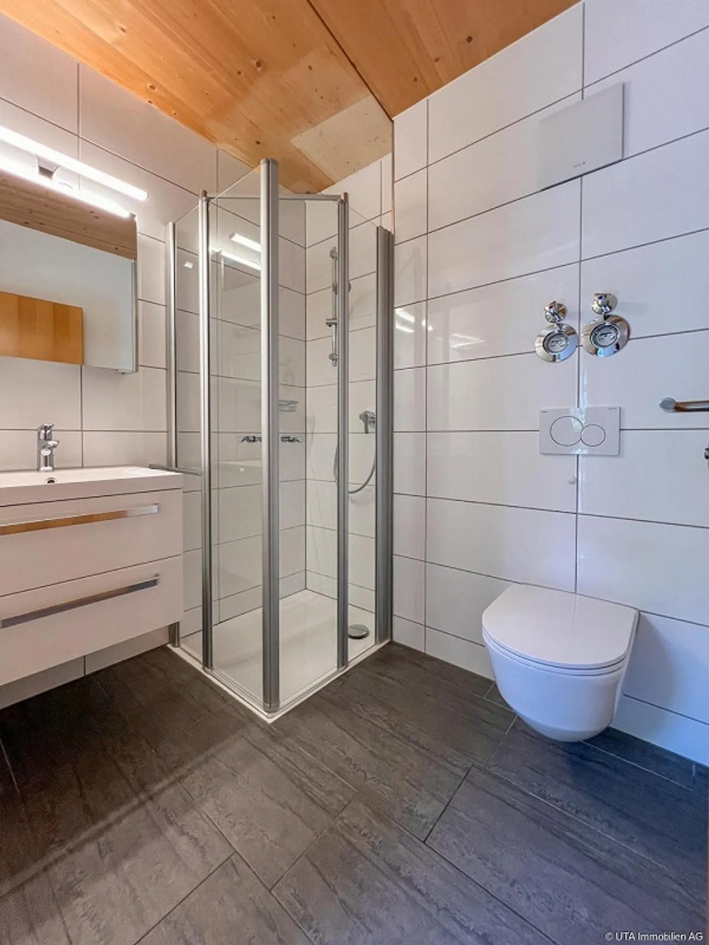 Vivere moderno sull'acqua con un fascino e un comfort particolari - Foto 10 di 15