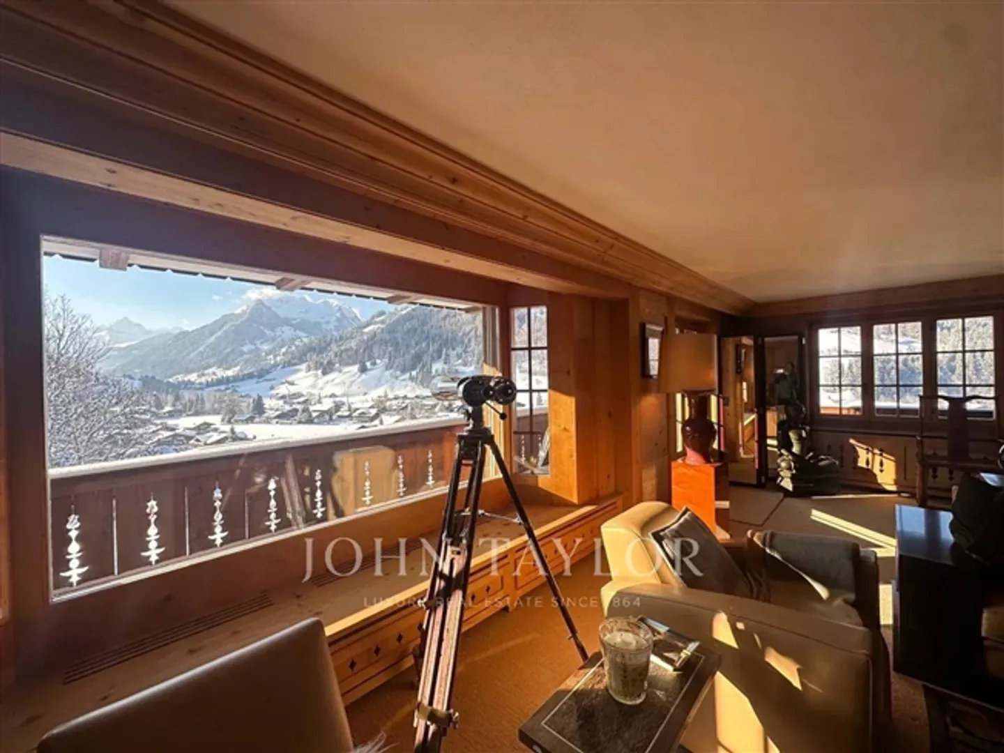 Sunny Apartment in the City Center of Gstaad - Photo 1 of 11